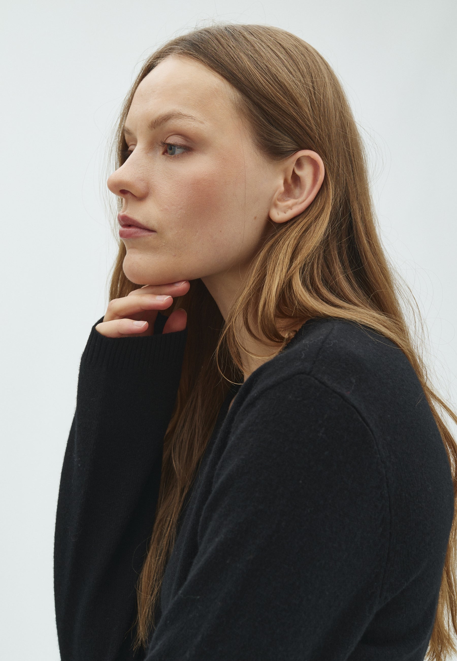 Christin V-M_Black_Model_1