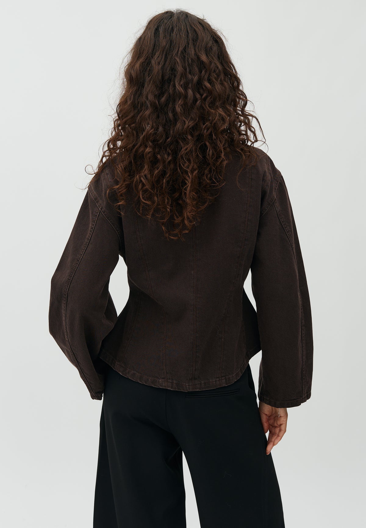Margalise-M_Brown Wash_Model_2