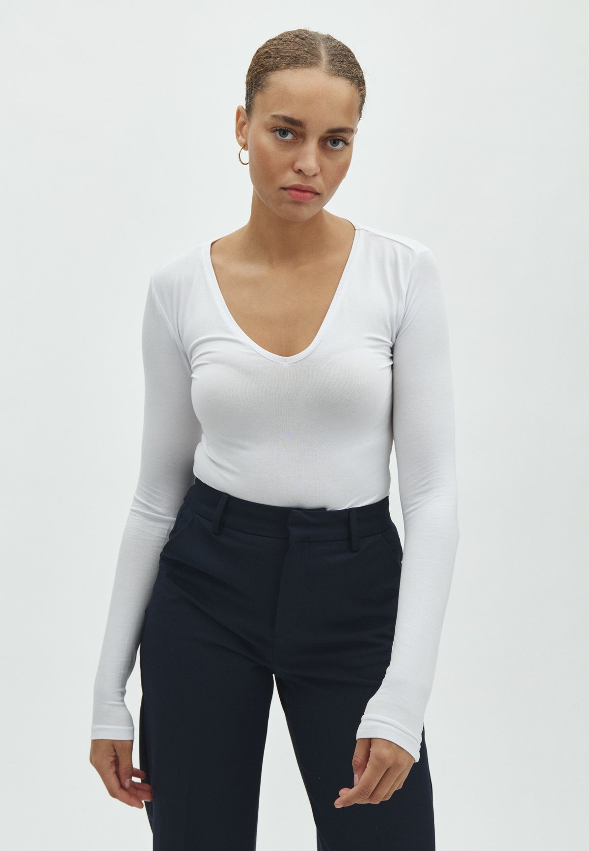 Vanna_Optical White_Model_0