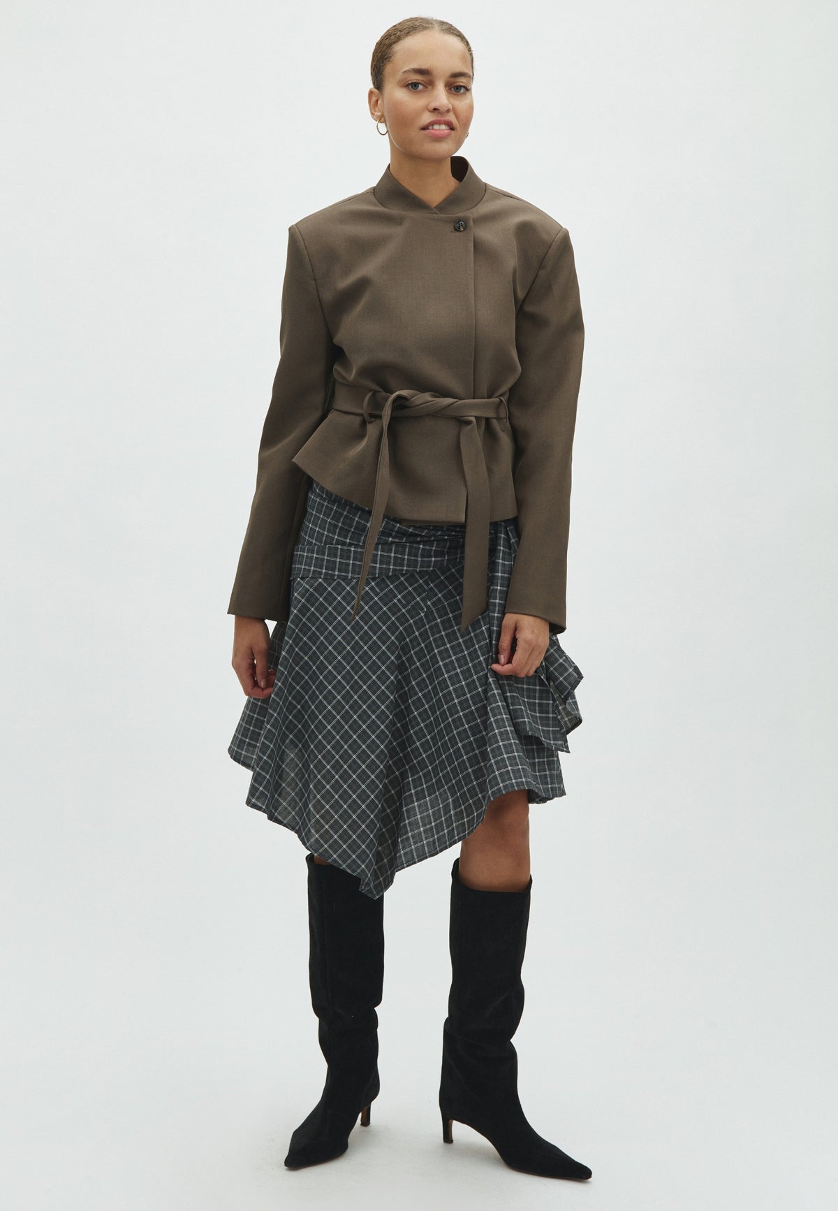 171159 Jailyn Structure Blazer_Dusty Brown_Model_2