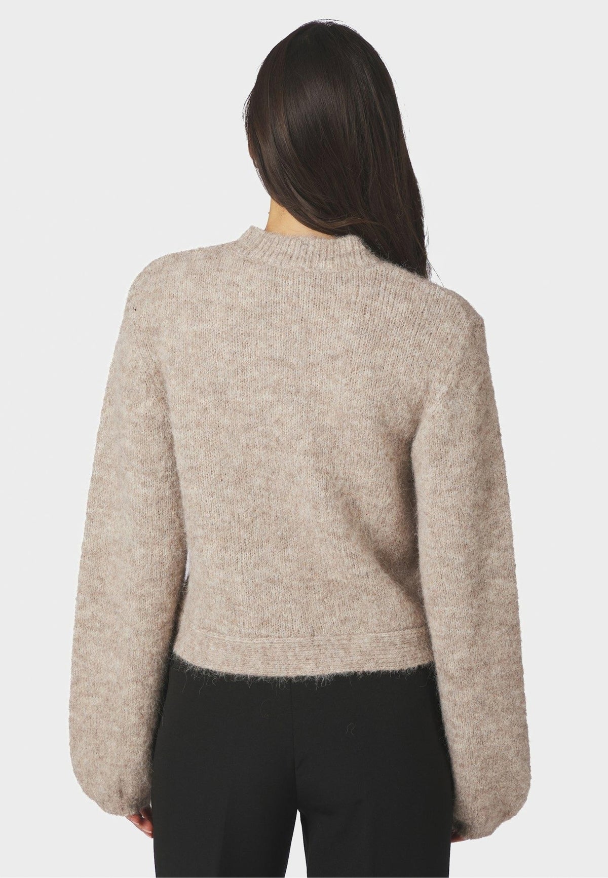168524 Gio Fluffy Knit Cardigan_Beige Melange_Model_2