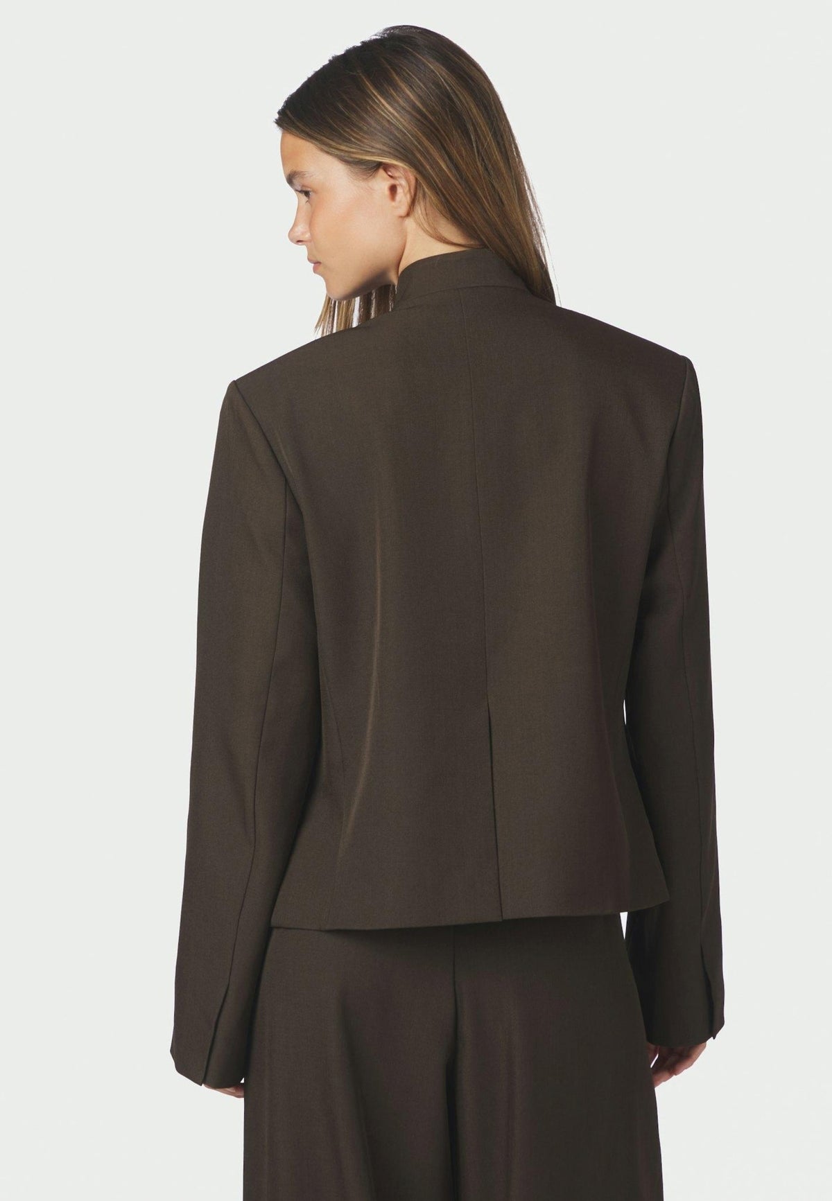 170815 Tiria Structure Blazer_Dark Brown_Model_2