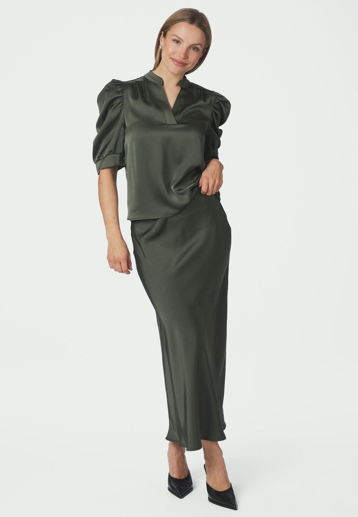 159588 Vicky Heavy Sateen Skirt_Deep Green_Model_0
