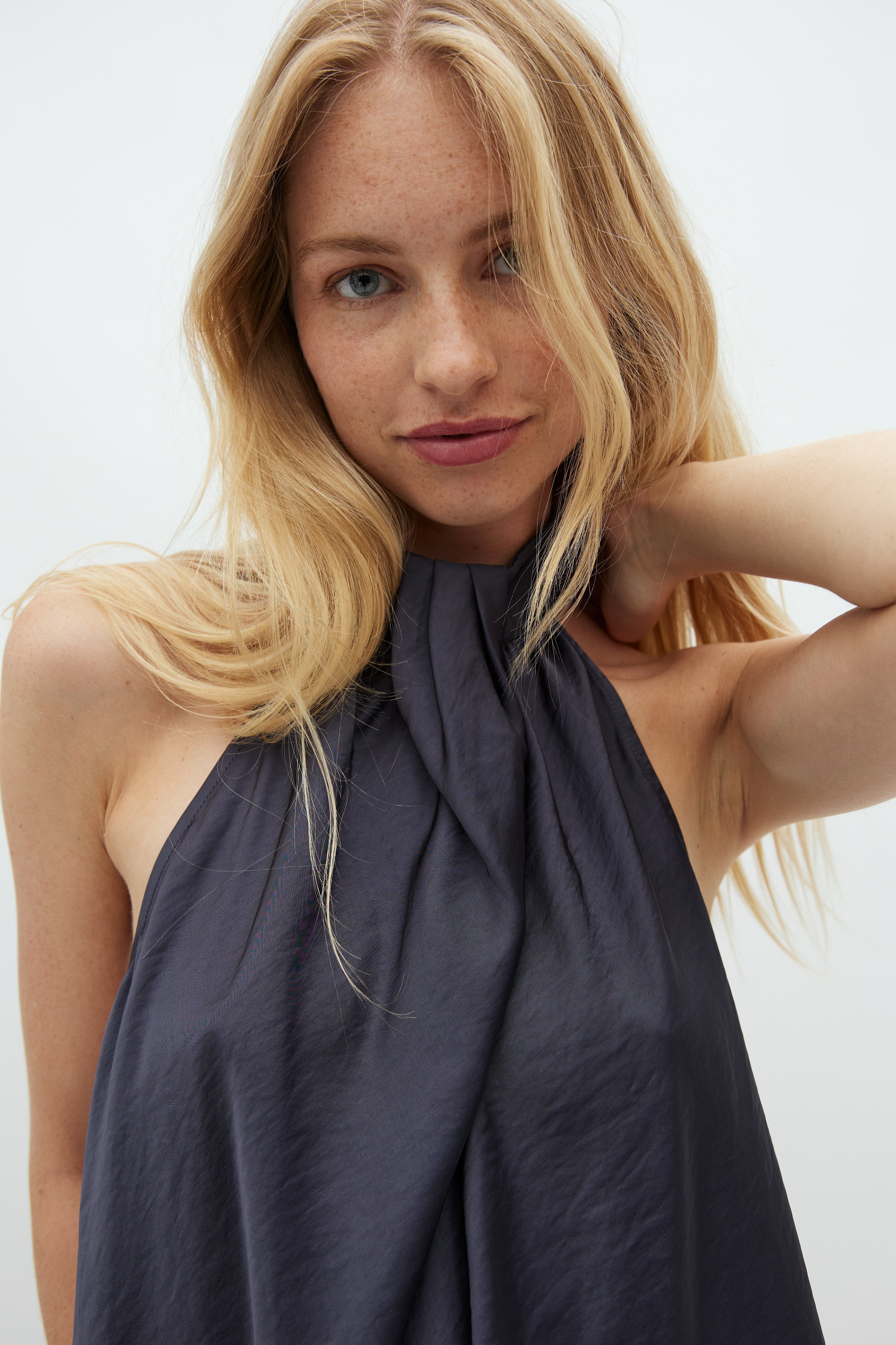 Zuzela-M_Ombre Blue_Model_1