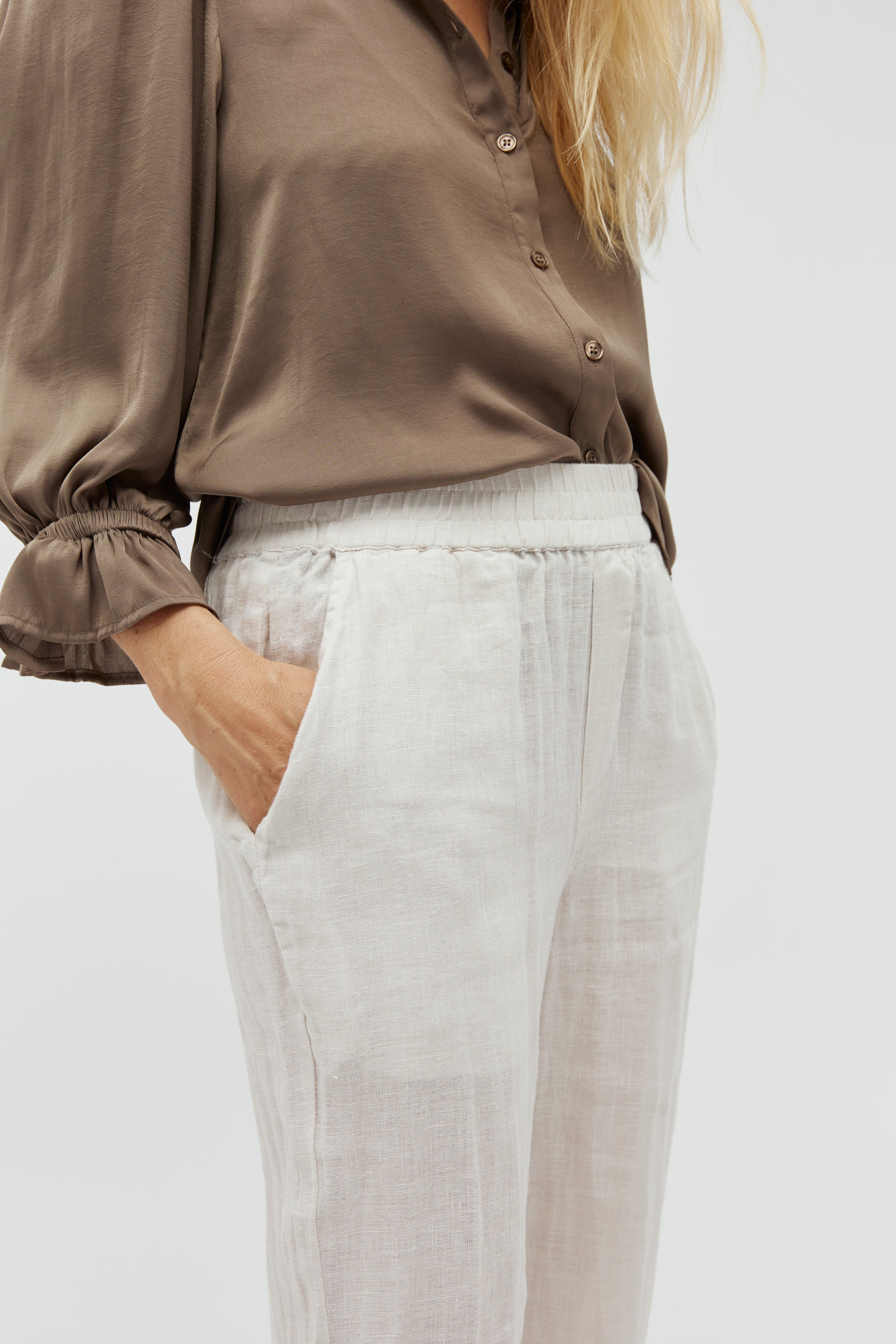 Phillipa-M_Grey Sand_Model_2