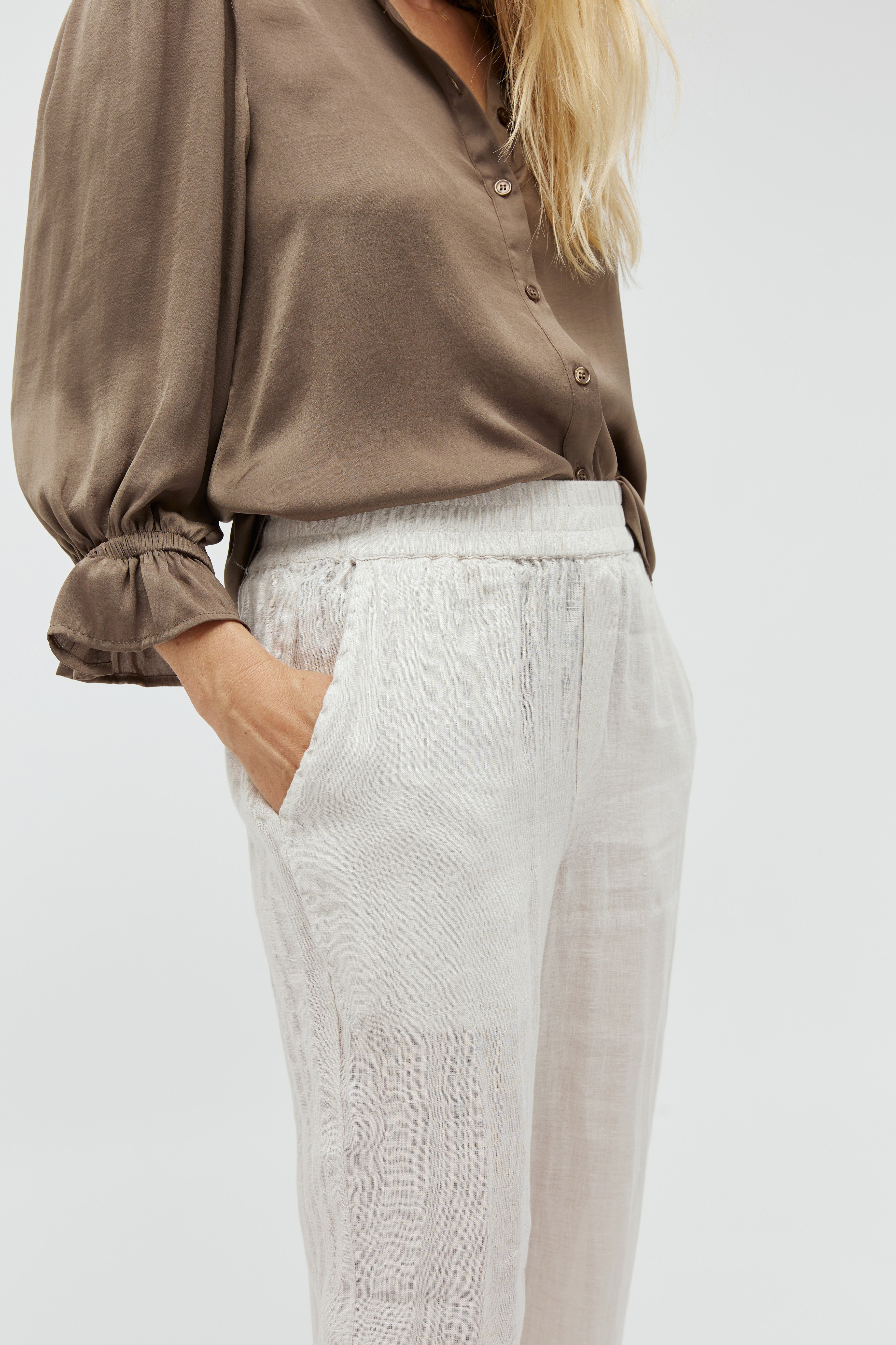 Phillipa-M_Grey Sand_Model_3