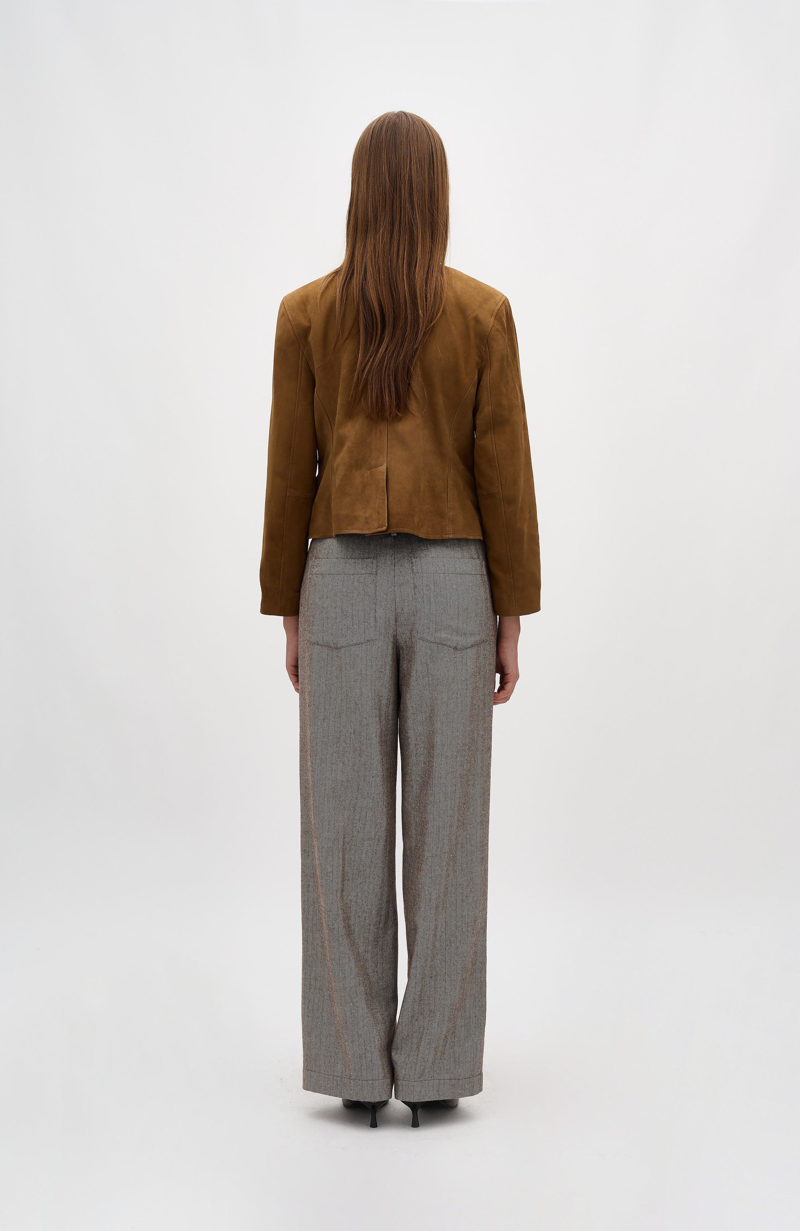 Iva-M_Cognac Brown_Model_6