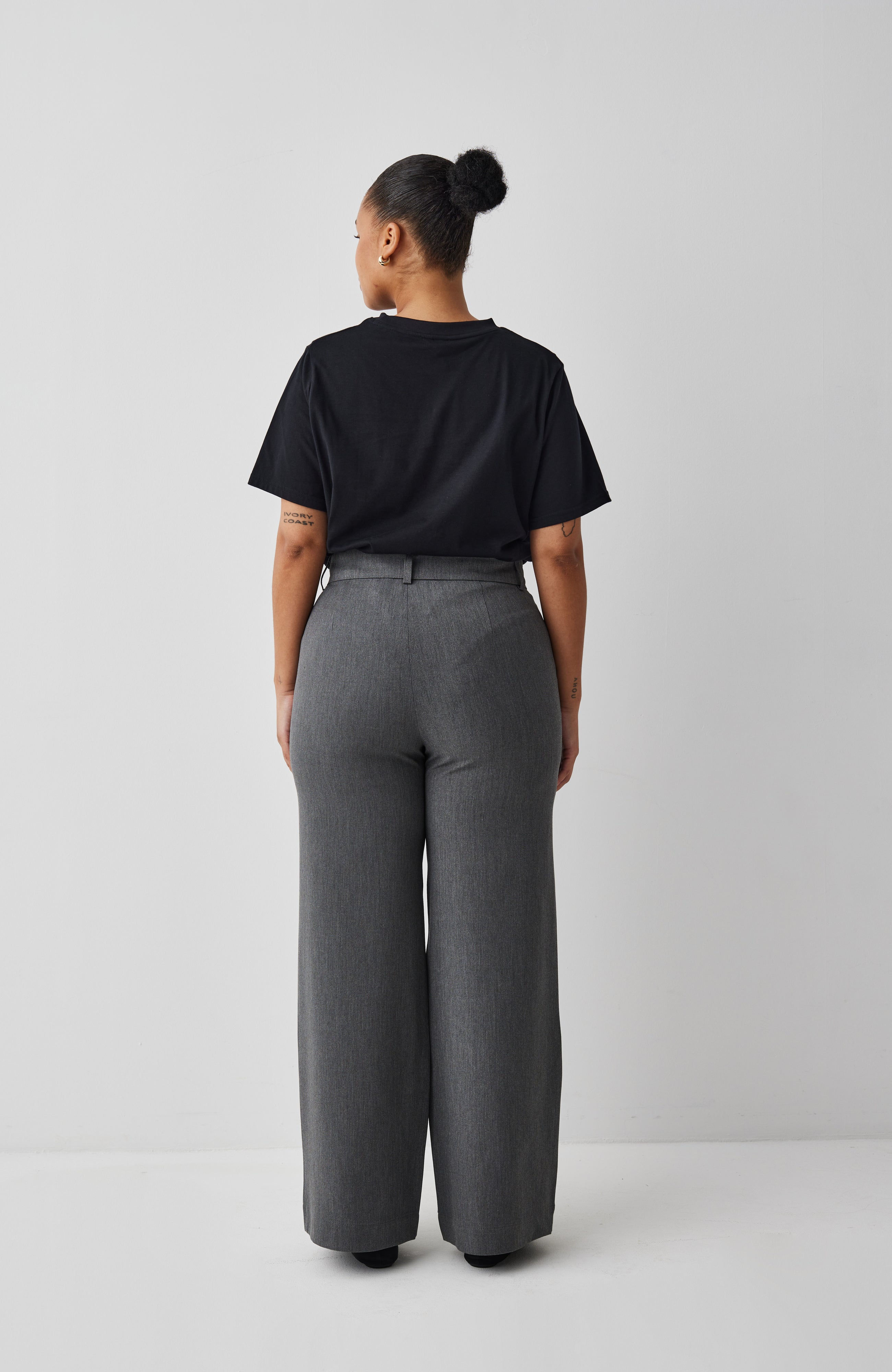 Lucy-M_Medium Melange_Model_