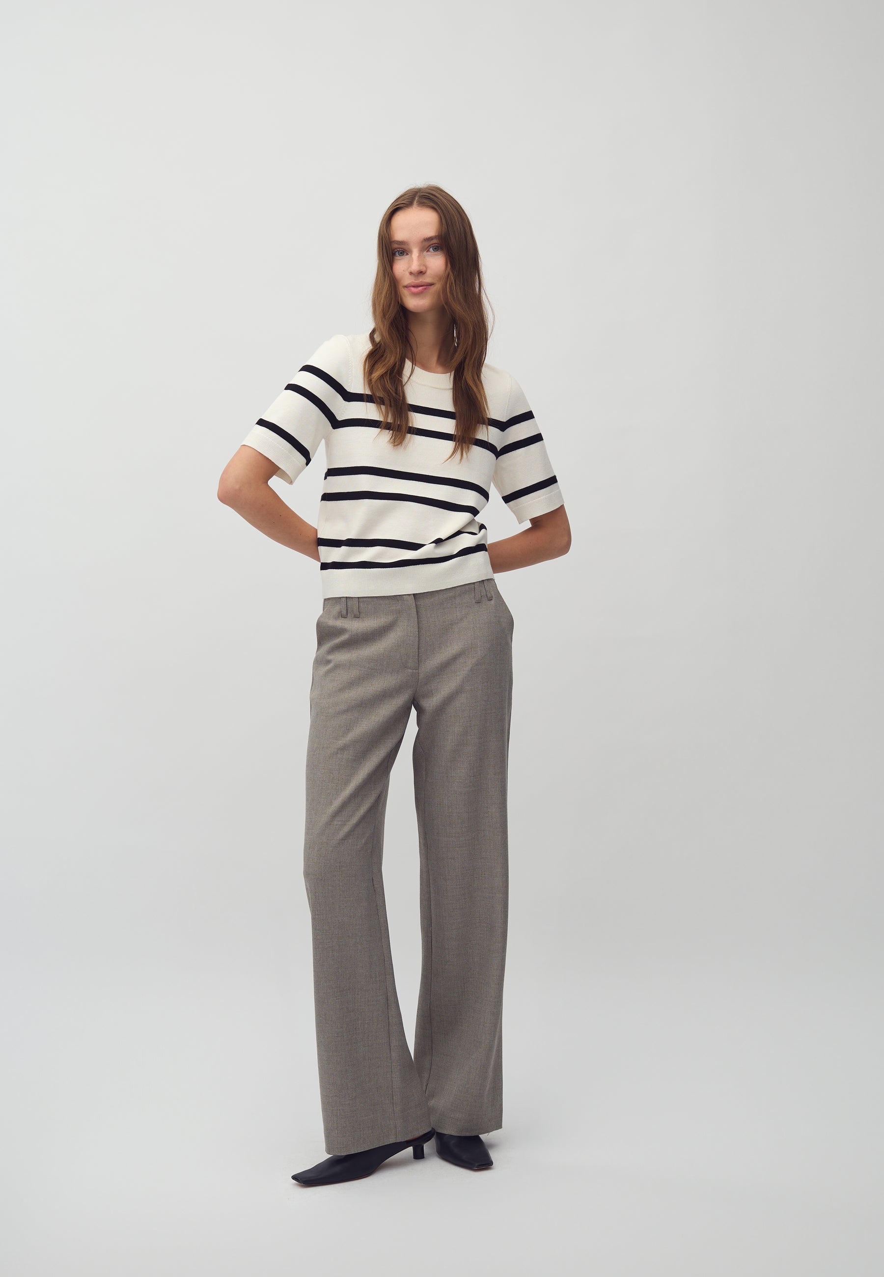 Carla-M_Sugar Black Stripe_Model_0