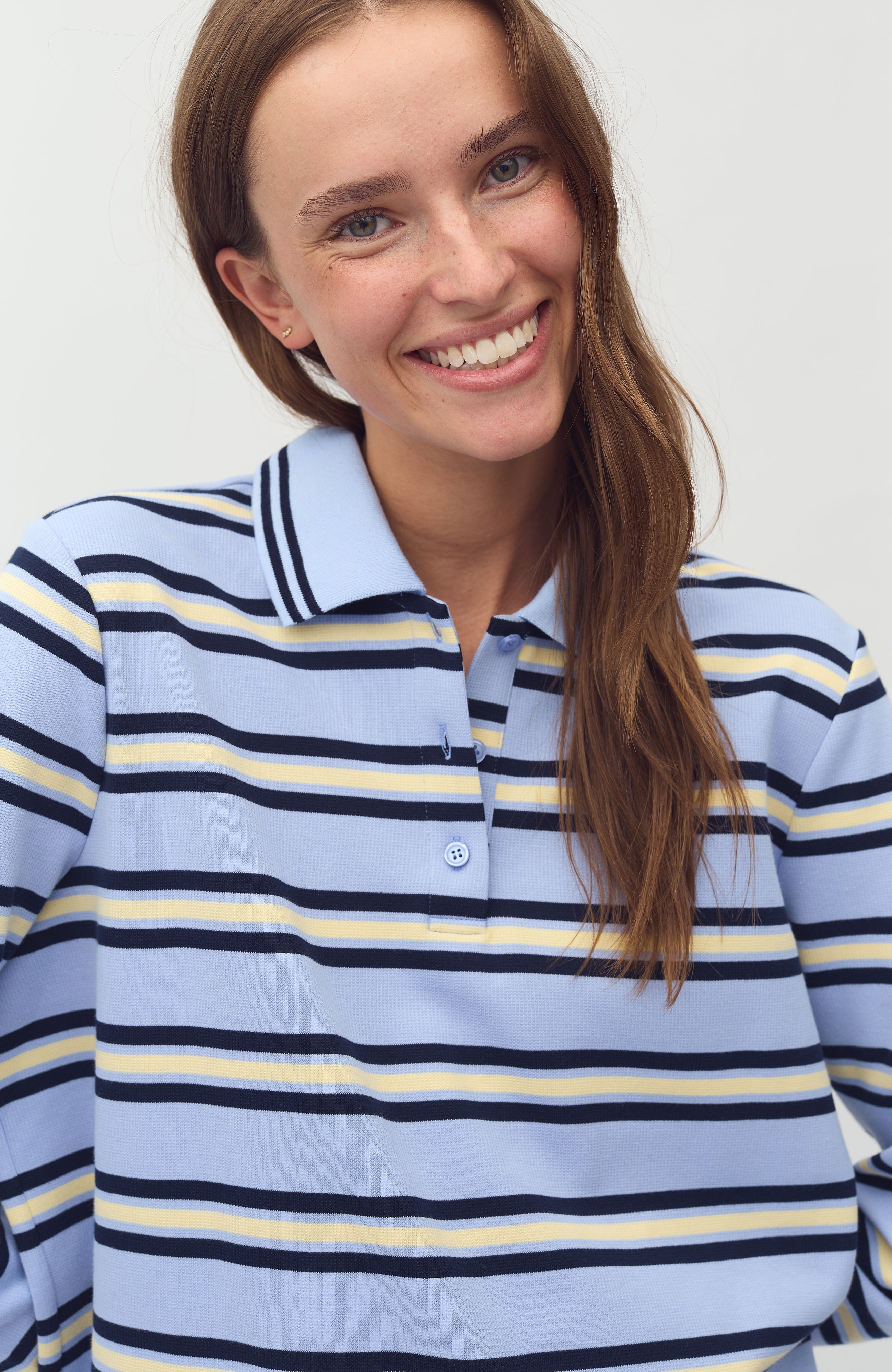 Polla-M_Cool Blue Stripe_Model_3