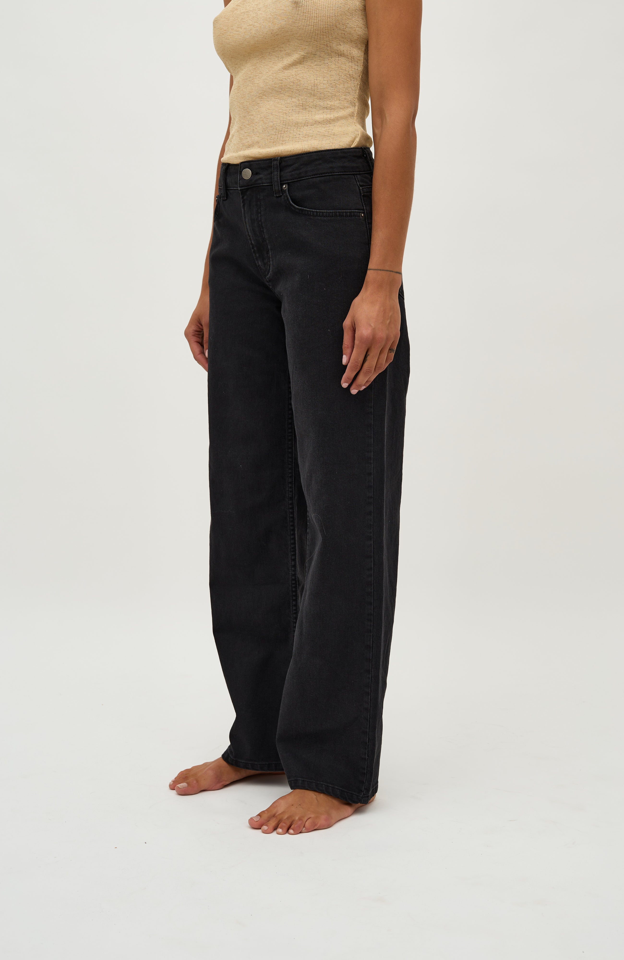 Cadian-G_Rebel Black_Model_0