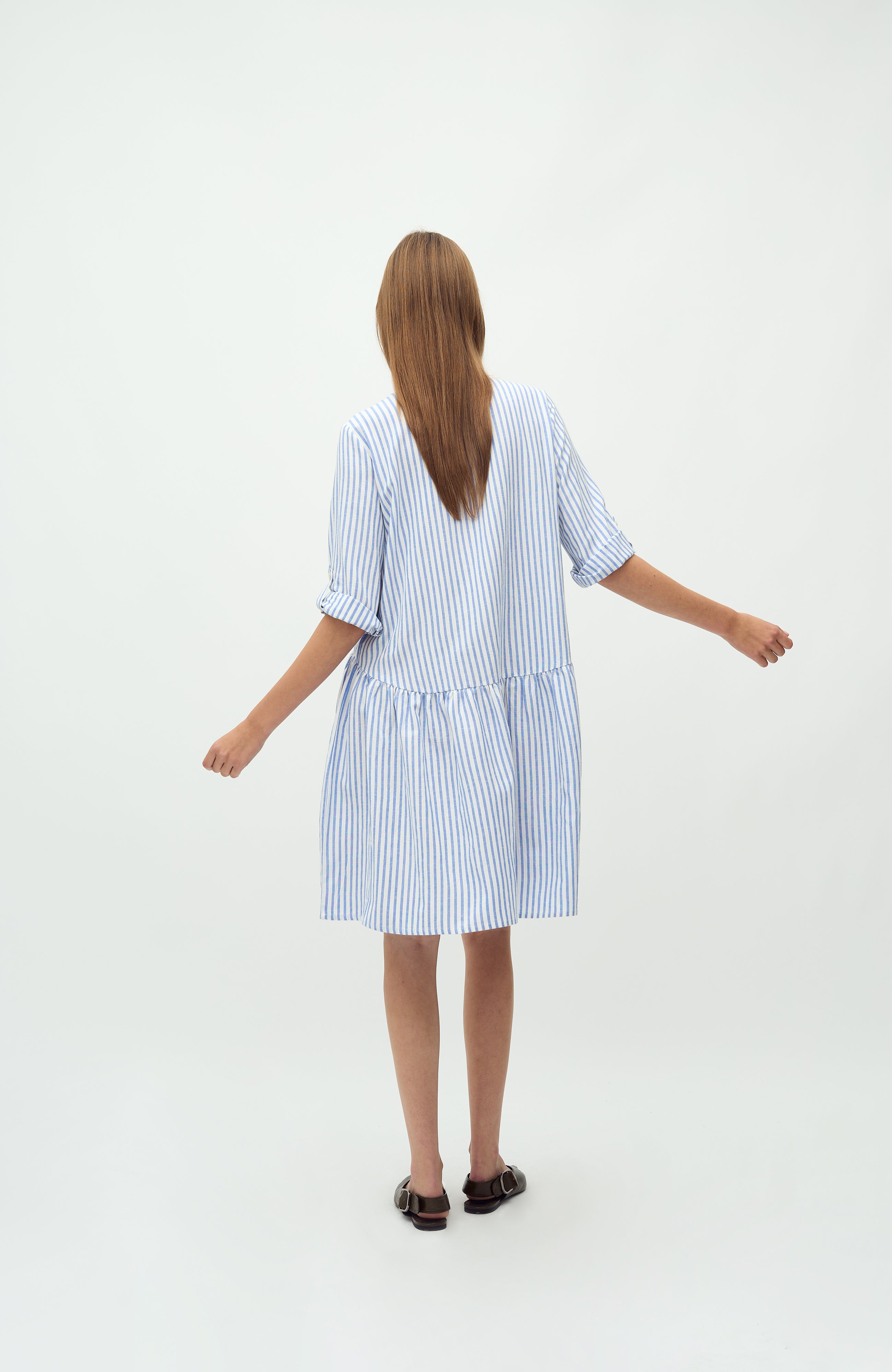 Albana_Ultramarine stripe_Model_1