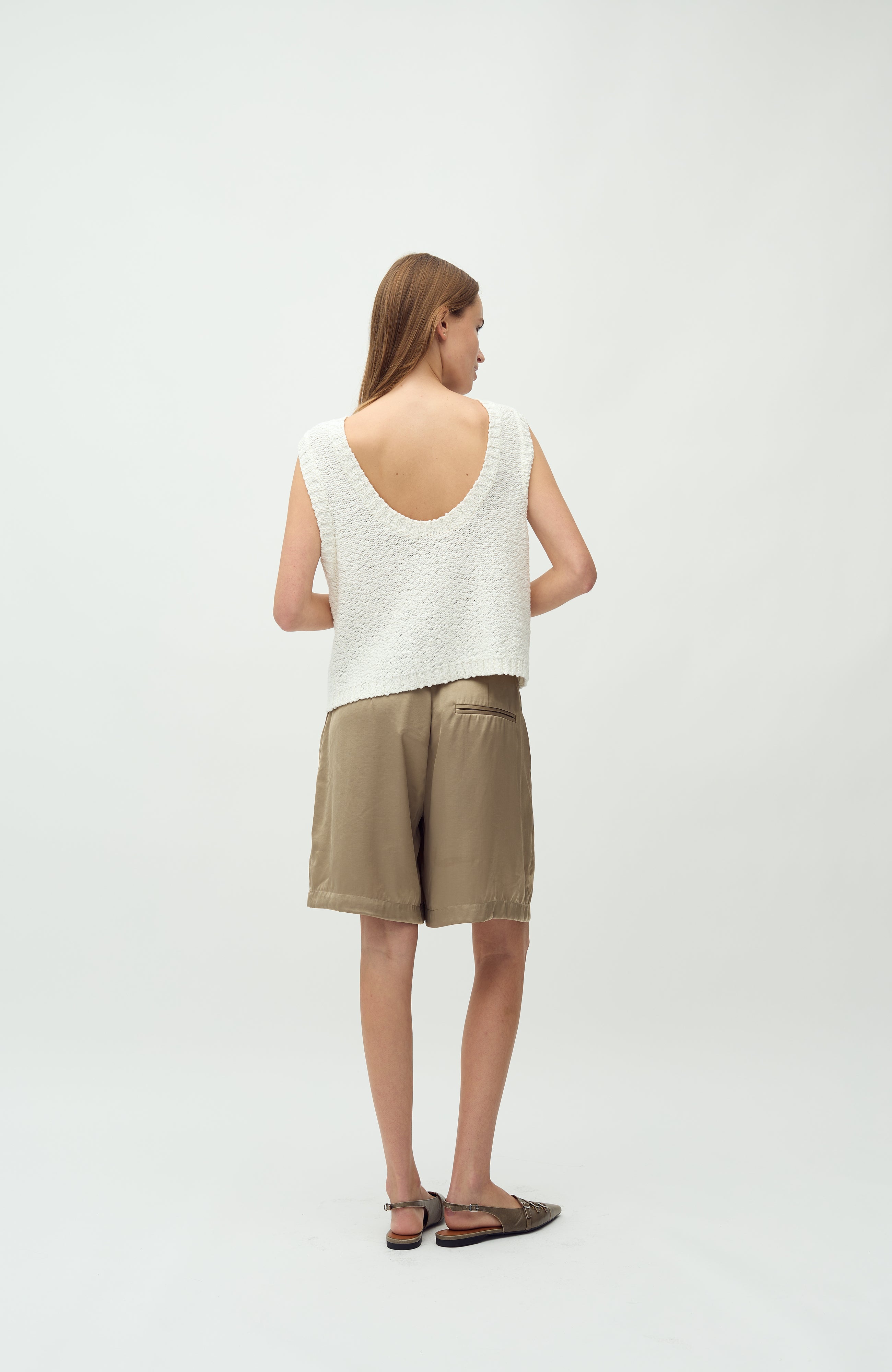 Guri-M_Sand Grey_Model_1