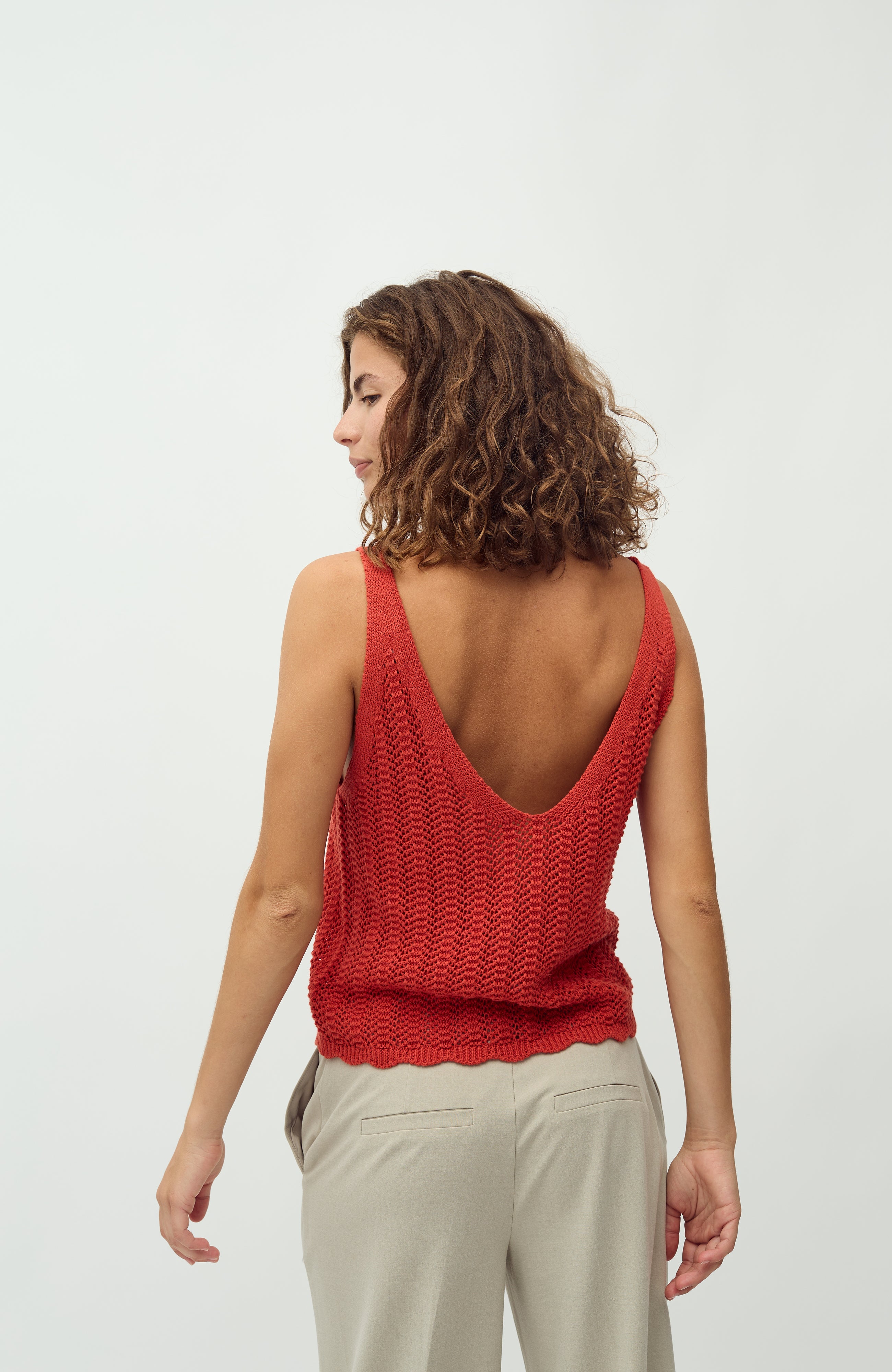 Humita-M_Red Candy_Model_1