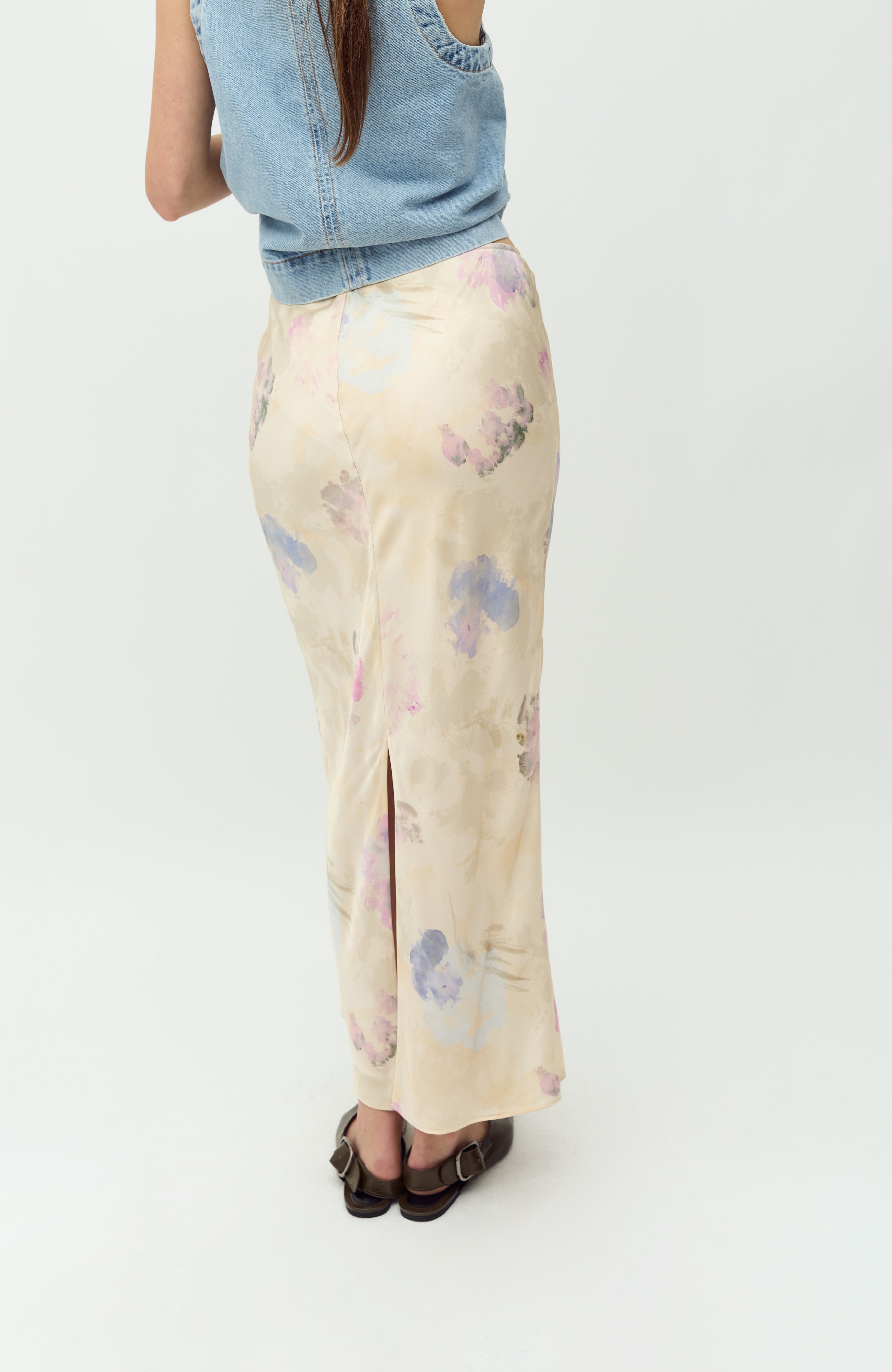 Aninda-M_Natural Dye Print_Model_2