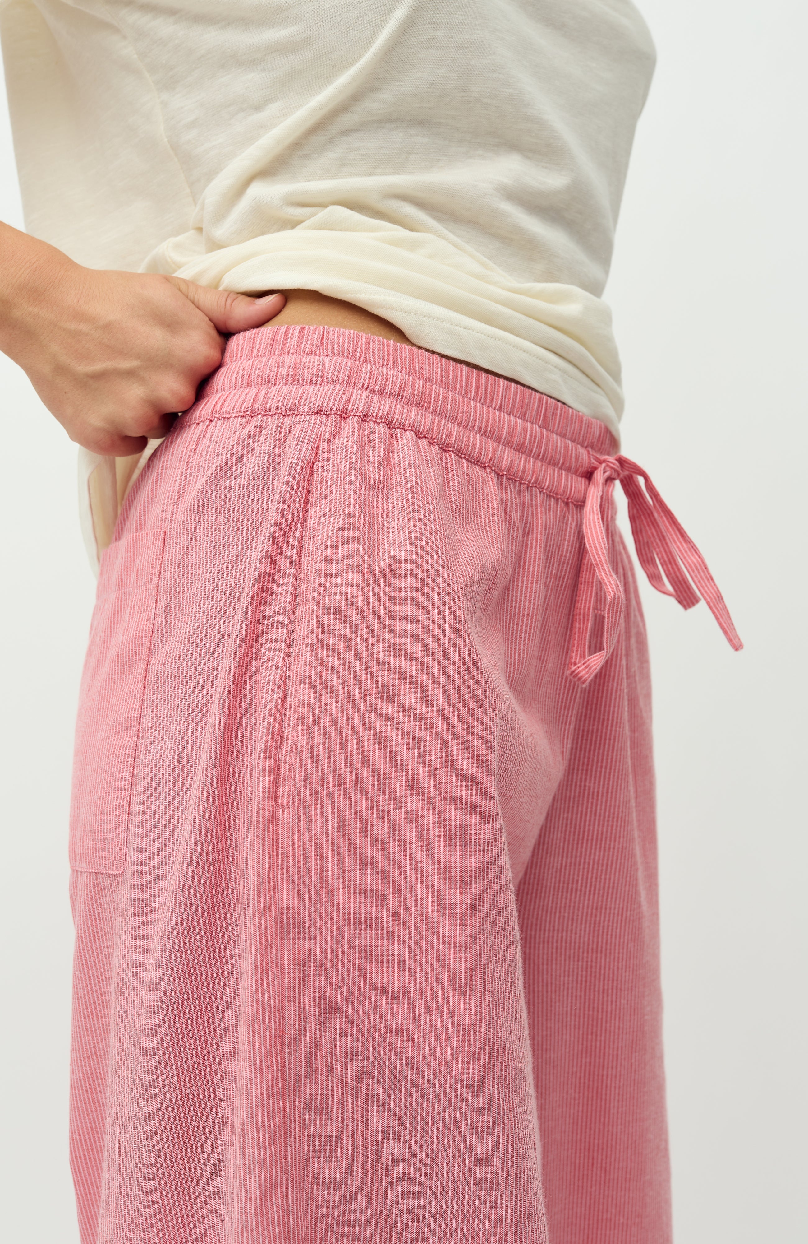 Clari-M_Pink Red Stripe_Model_4