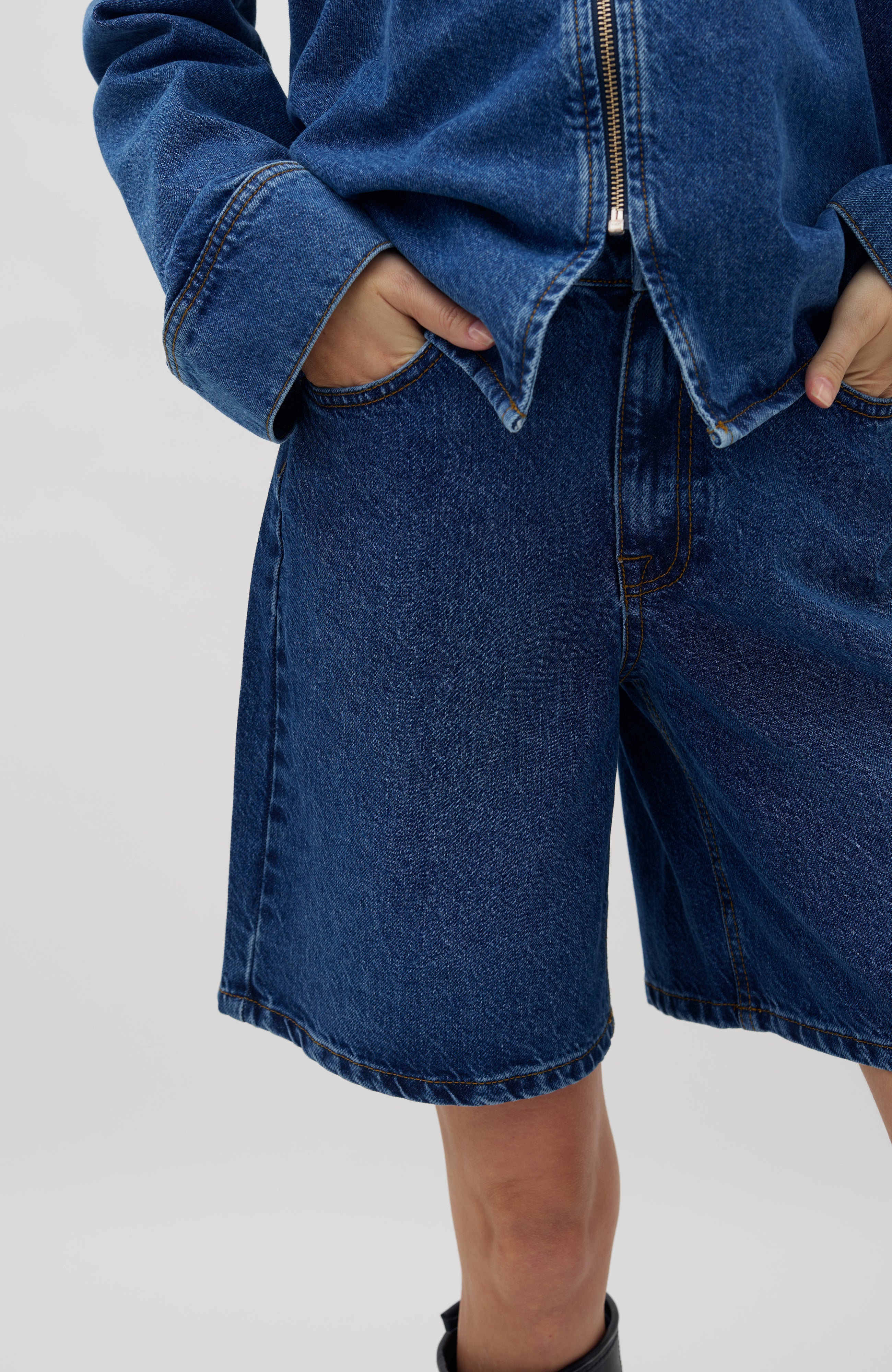 Talina-G_Vintage blue Wash_Model_1