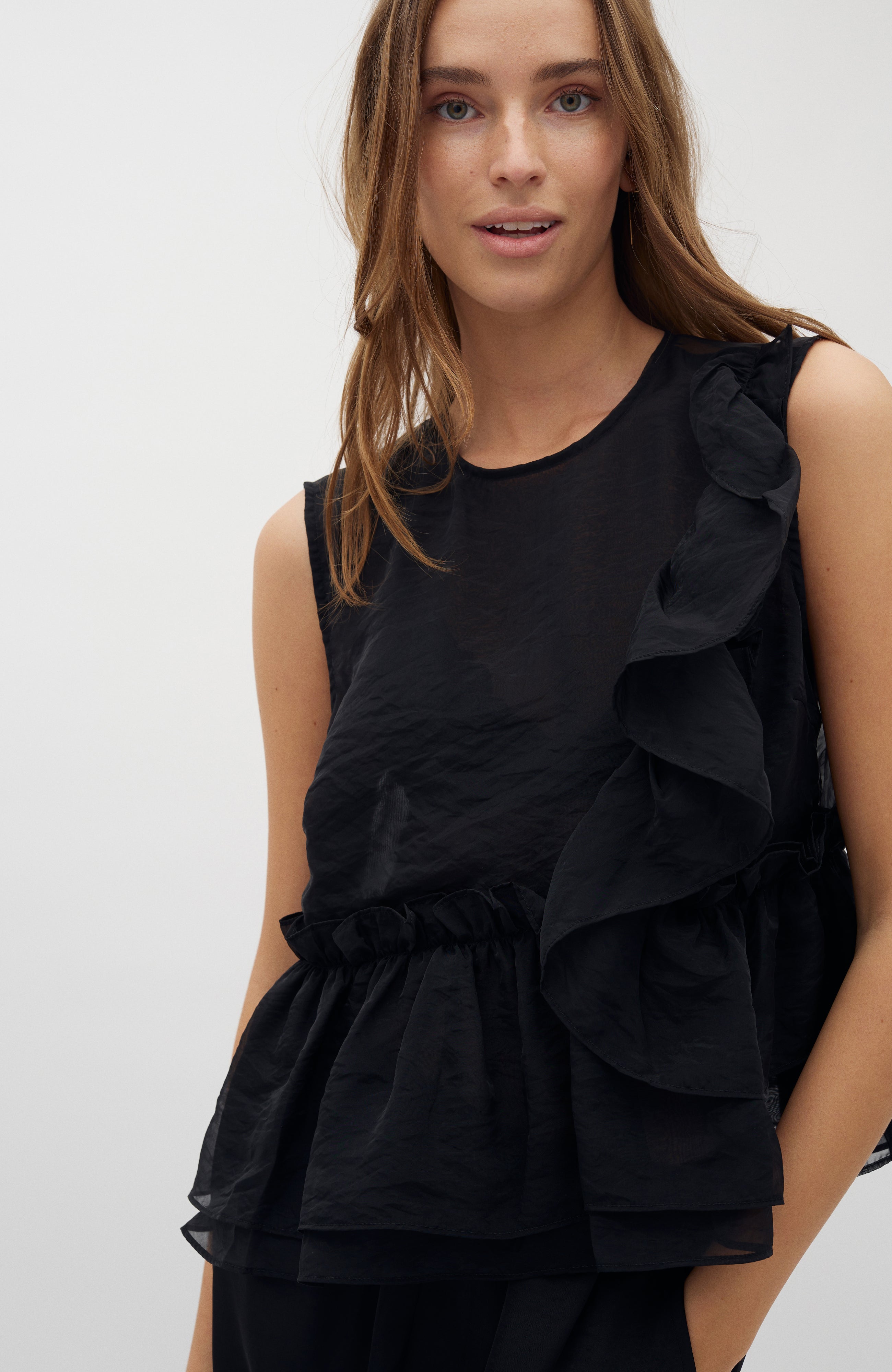 Sivanna-M_Black_Model_1