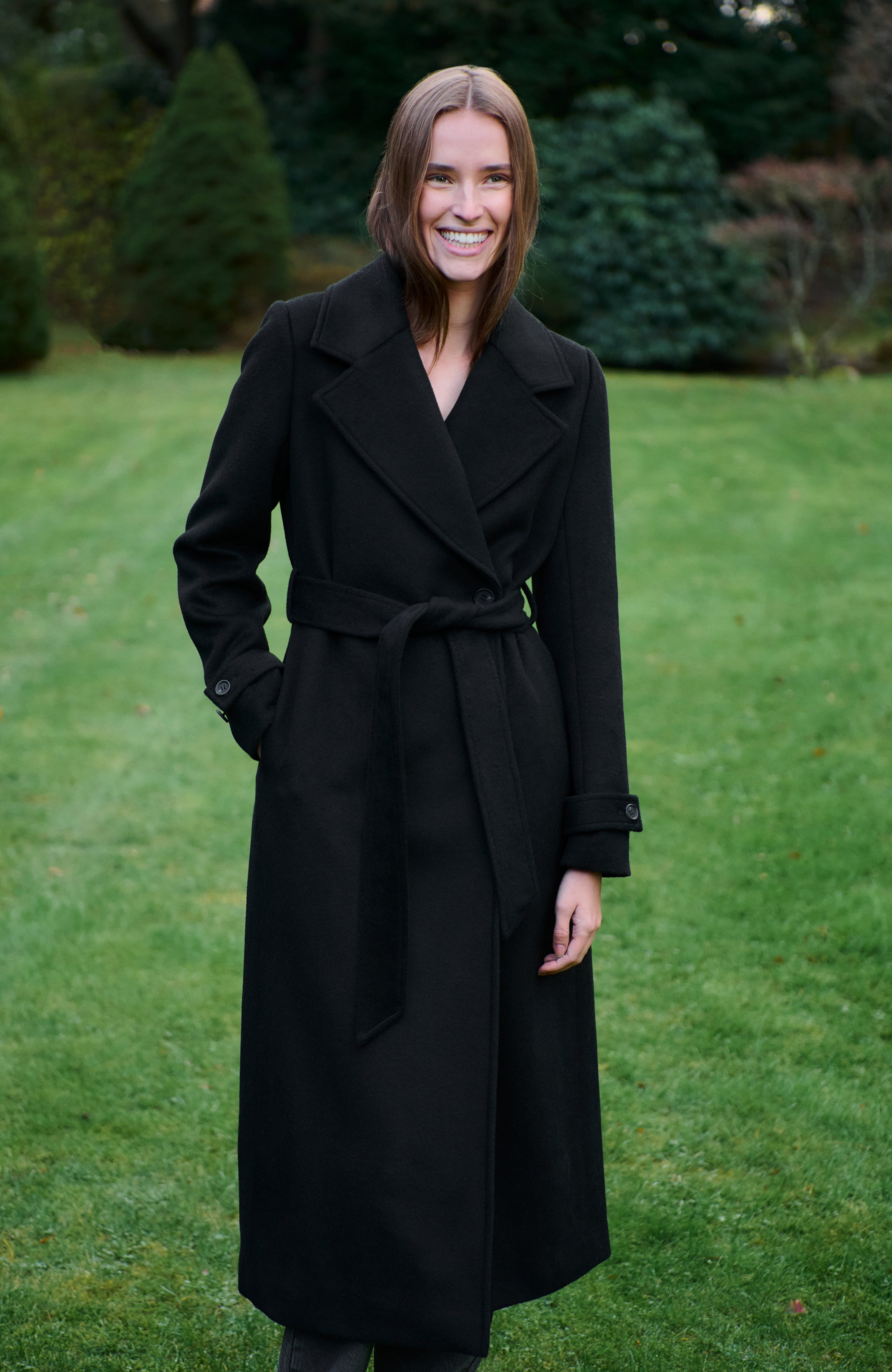 Kasimira-M_Black_Image_0