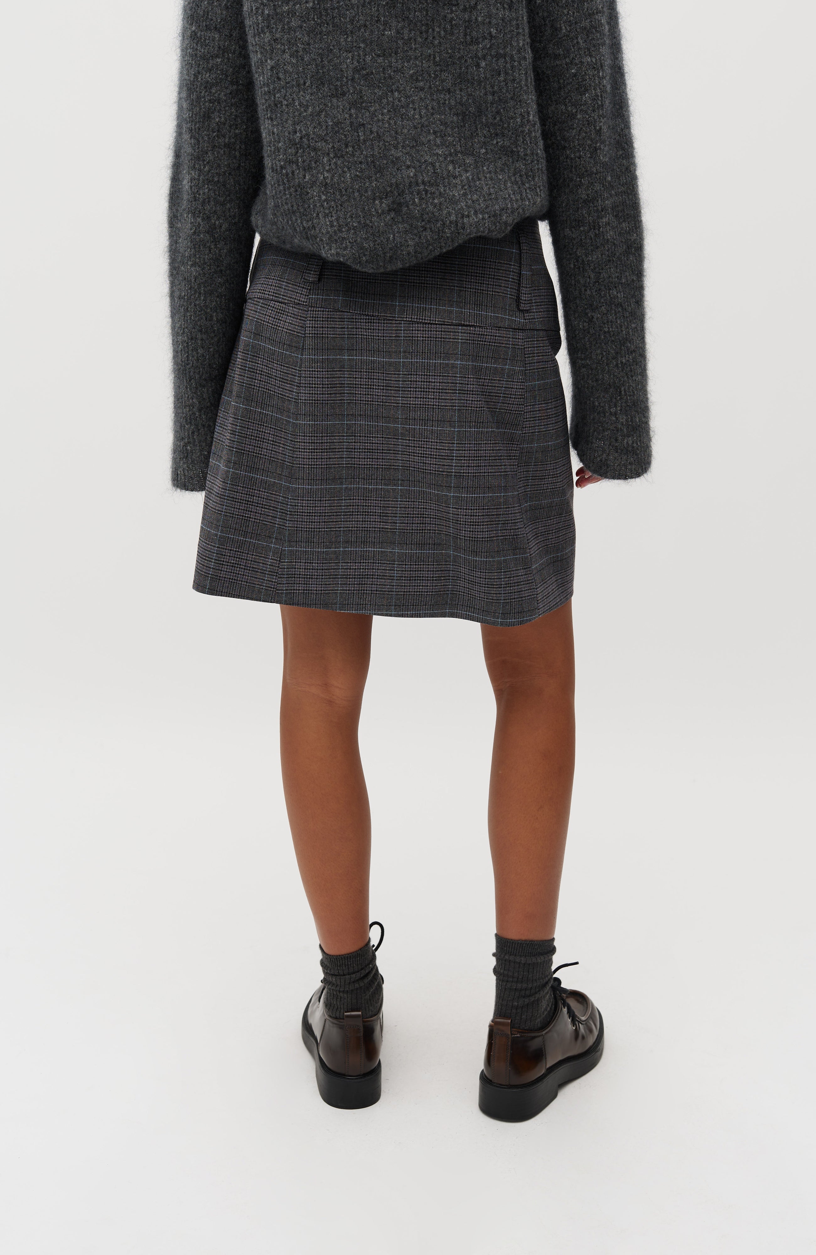 Jeani-M_Grey Check_Model_3