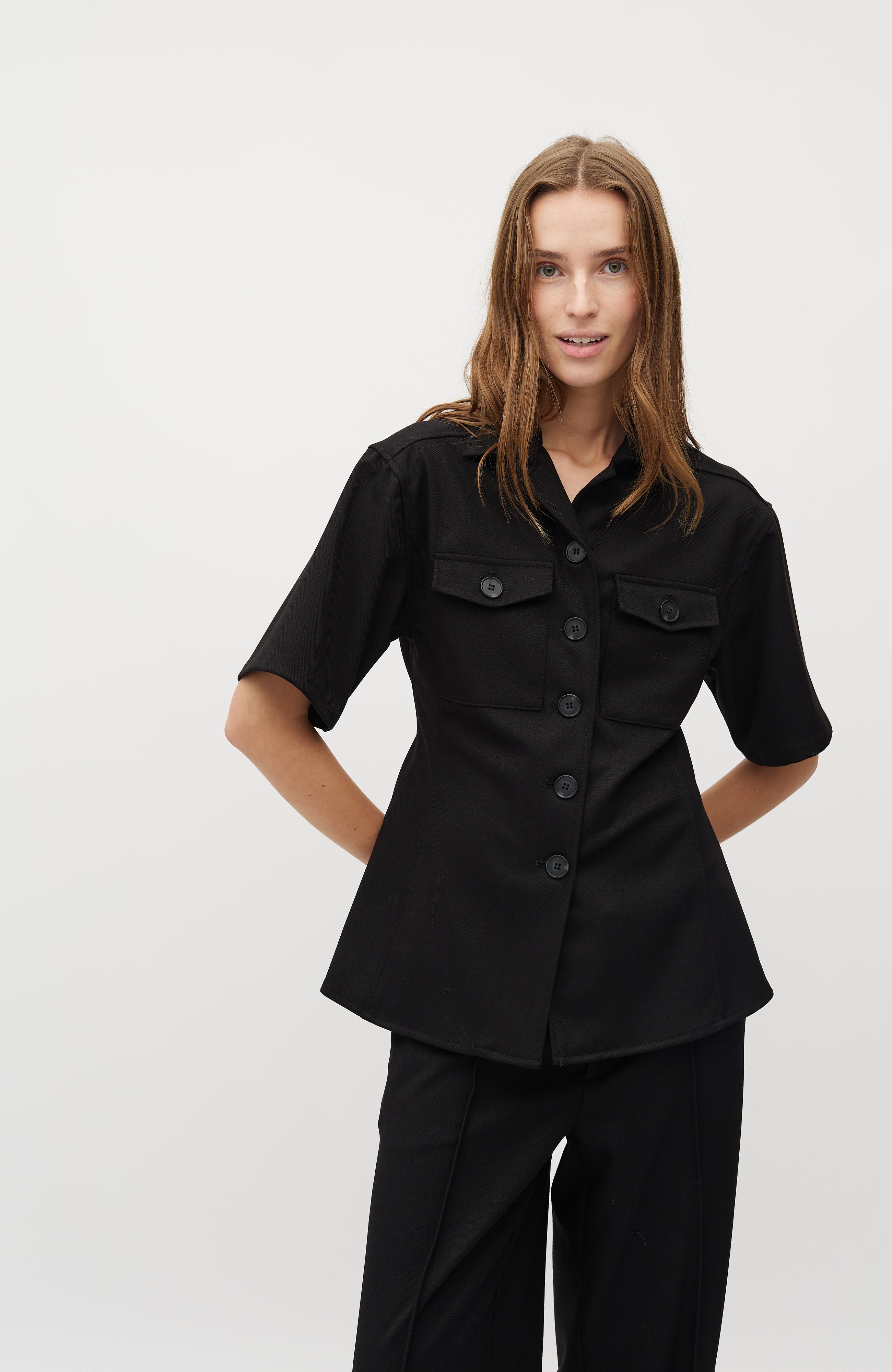 Peplina-M_Black_Model_0