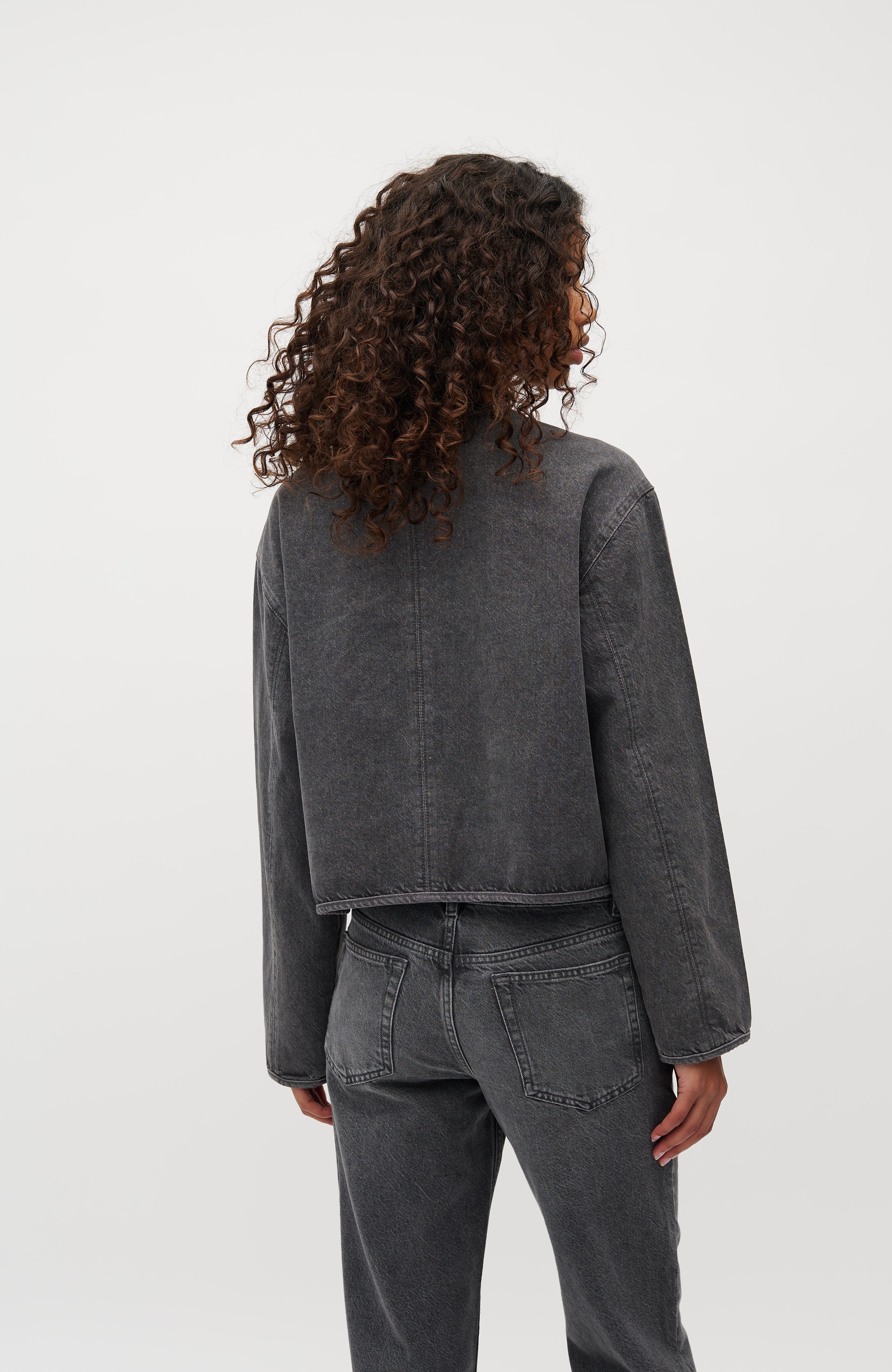 Effine-M_Grey Wash_Model_2