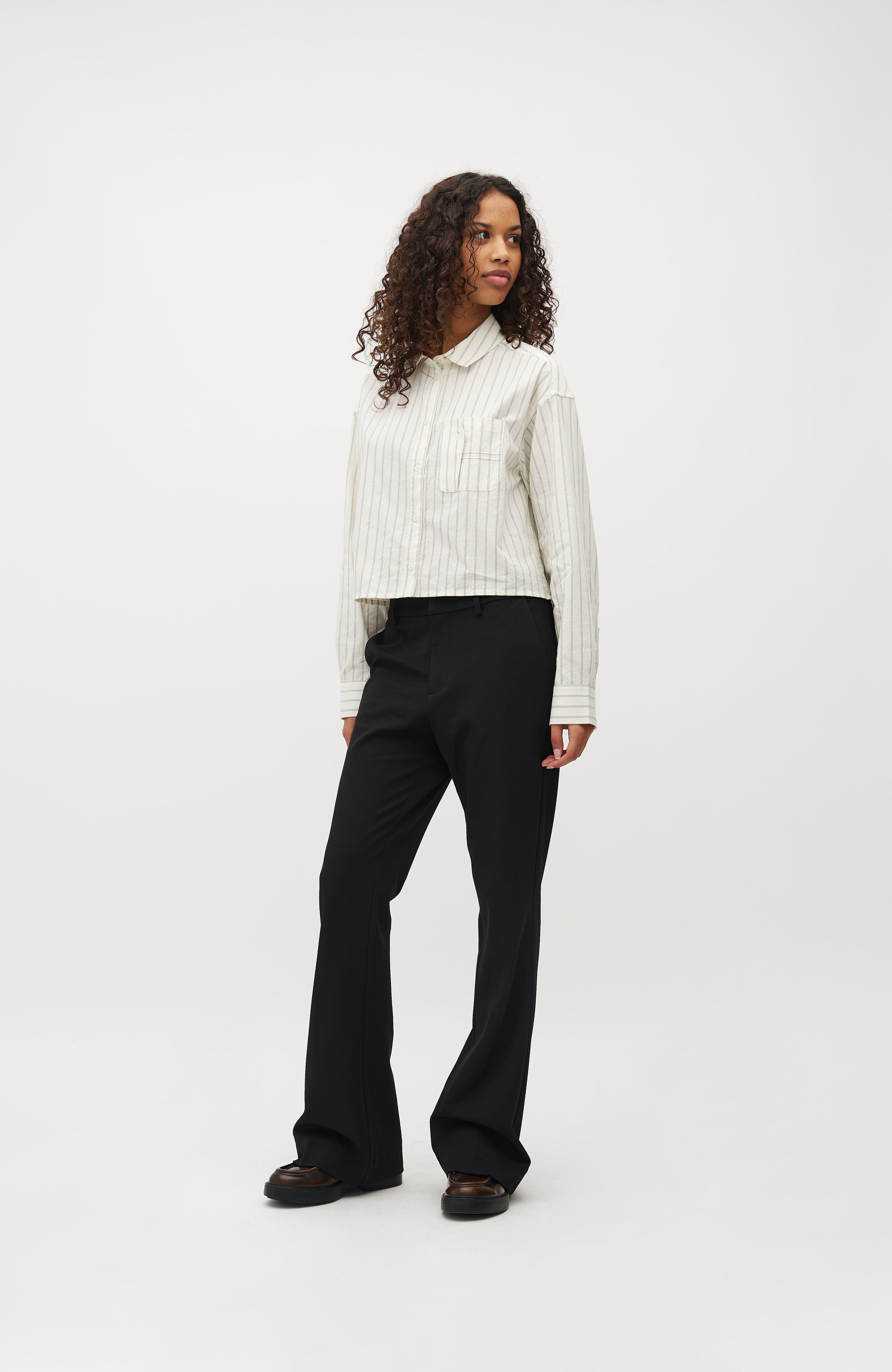 Emmelia-M_Maliva Placid Blue Stripe_Model_3