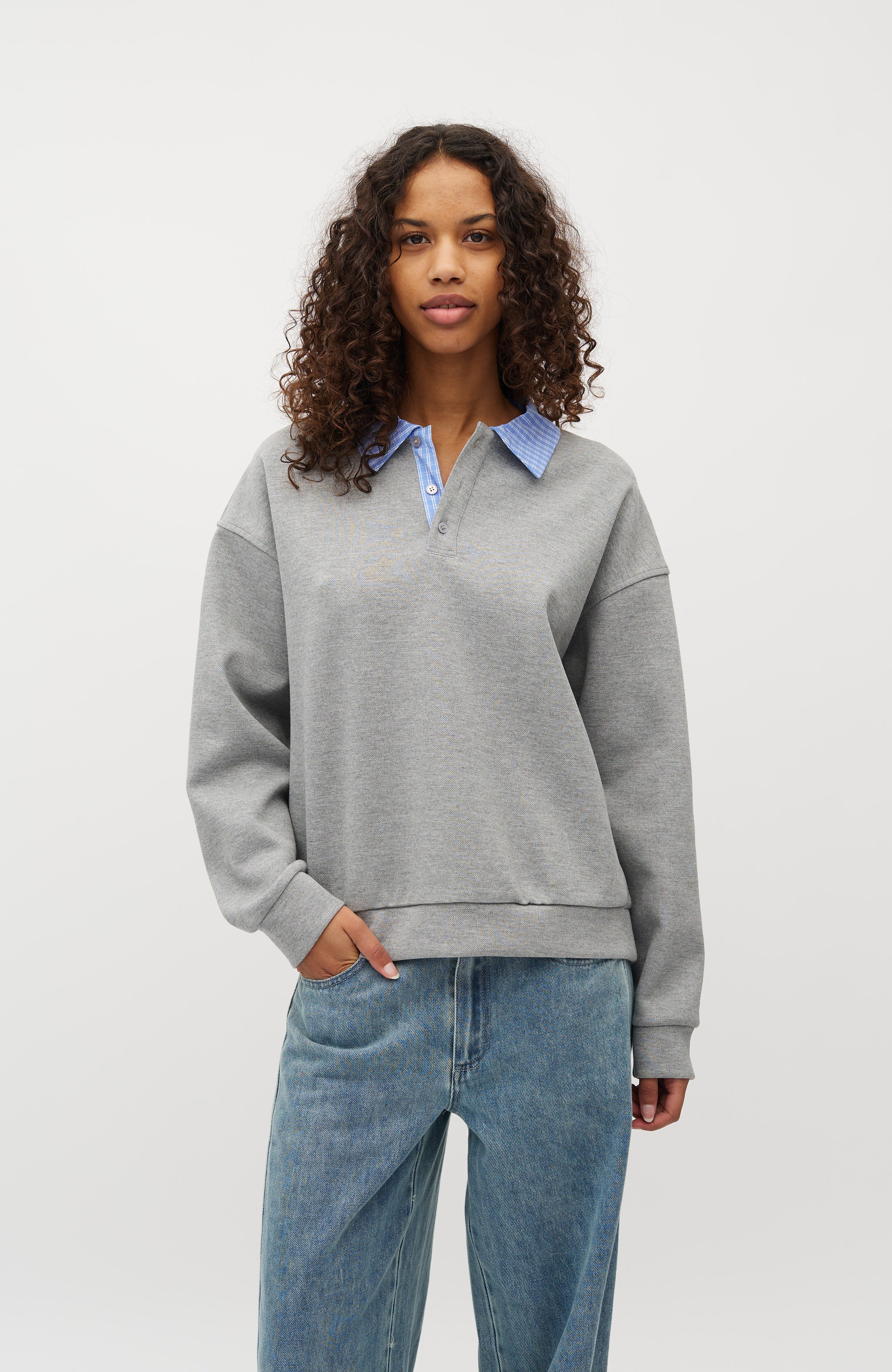 Royla-M_Medium Grey Melange_Model_0