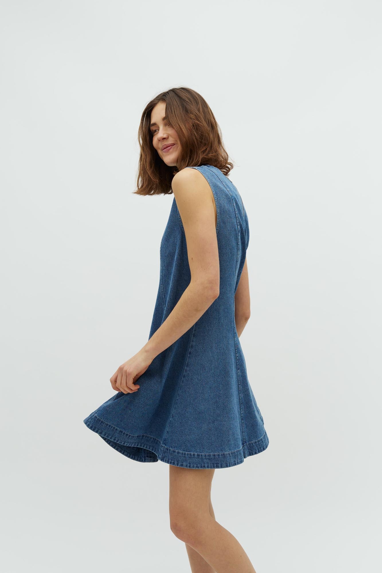 Rihann peplum-G_Midt vintage brushing_Model_5