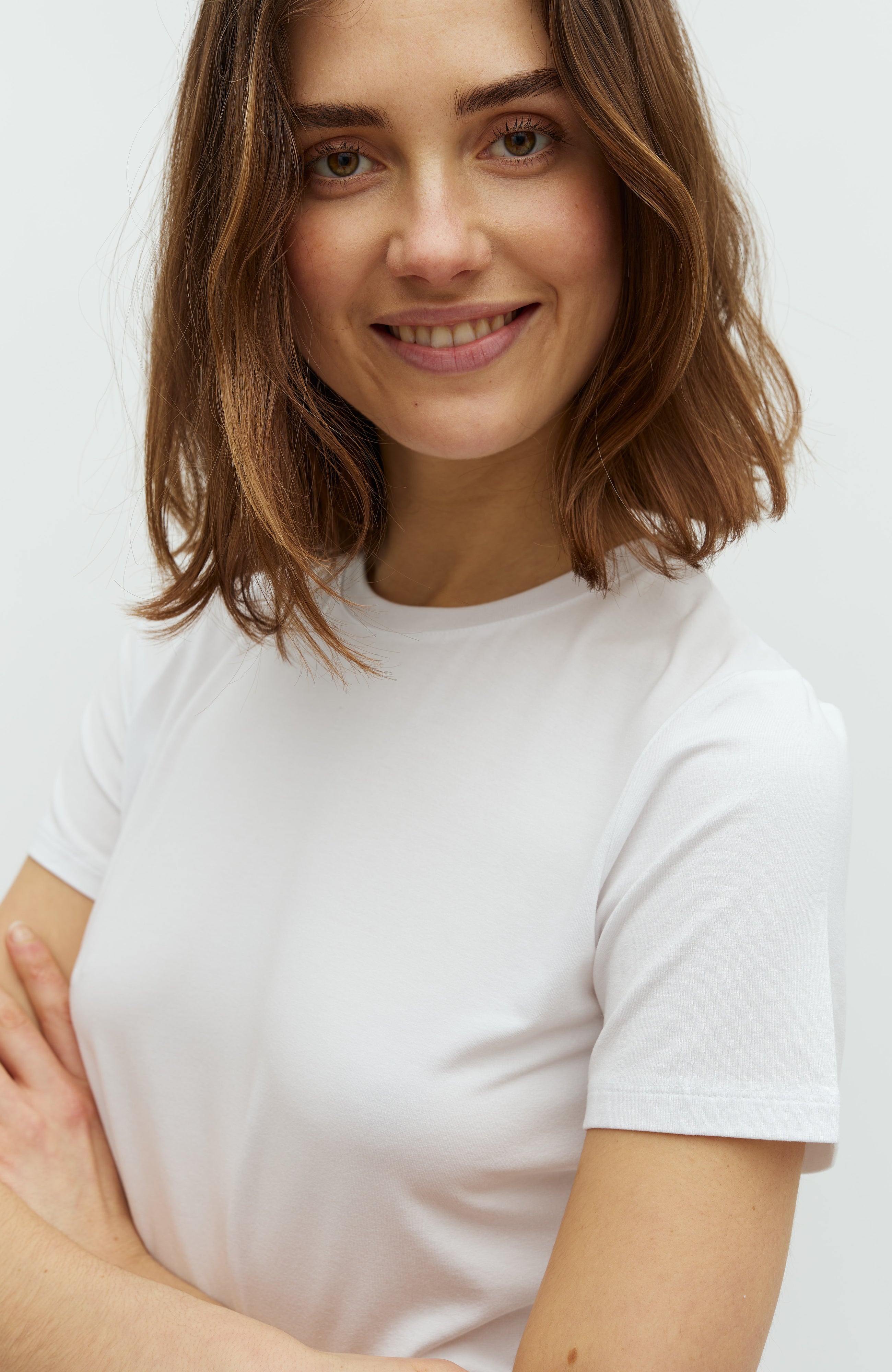 Julie-M_Optical White_Model_1