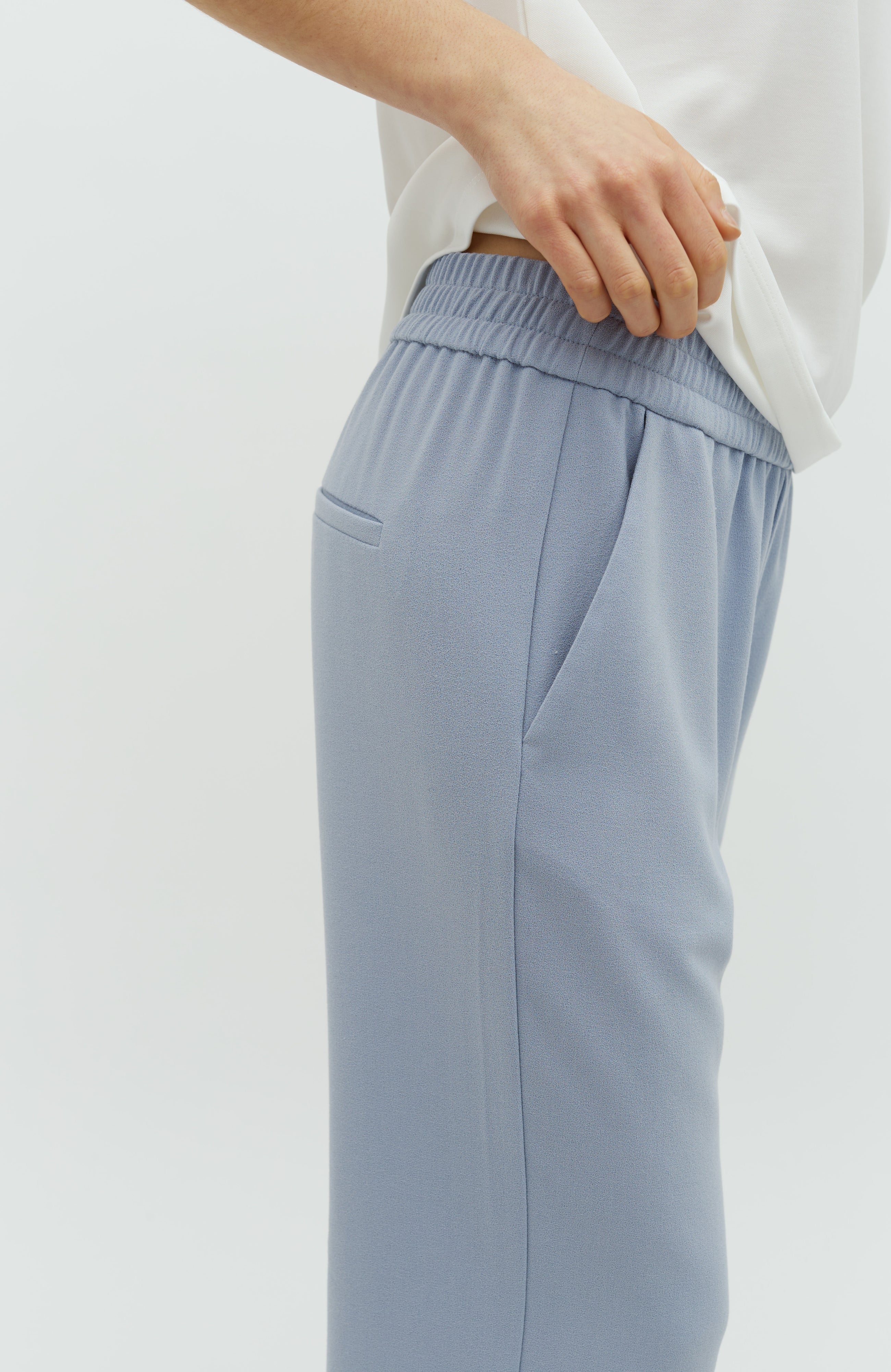 Phillipa_Steel Blue_Model_1