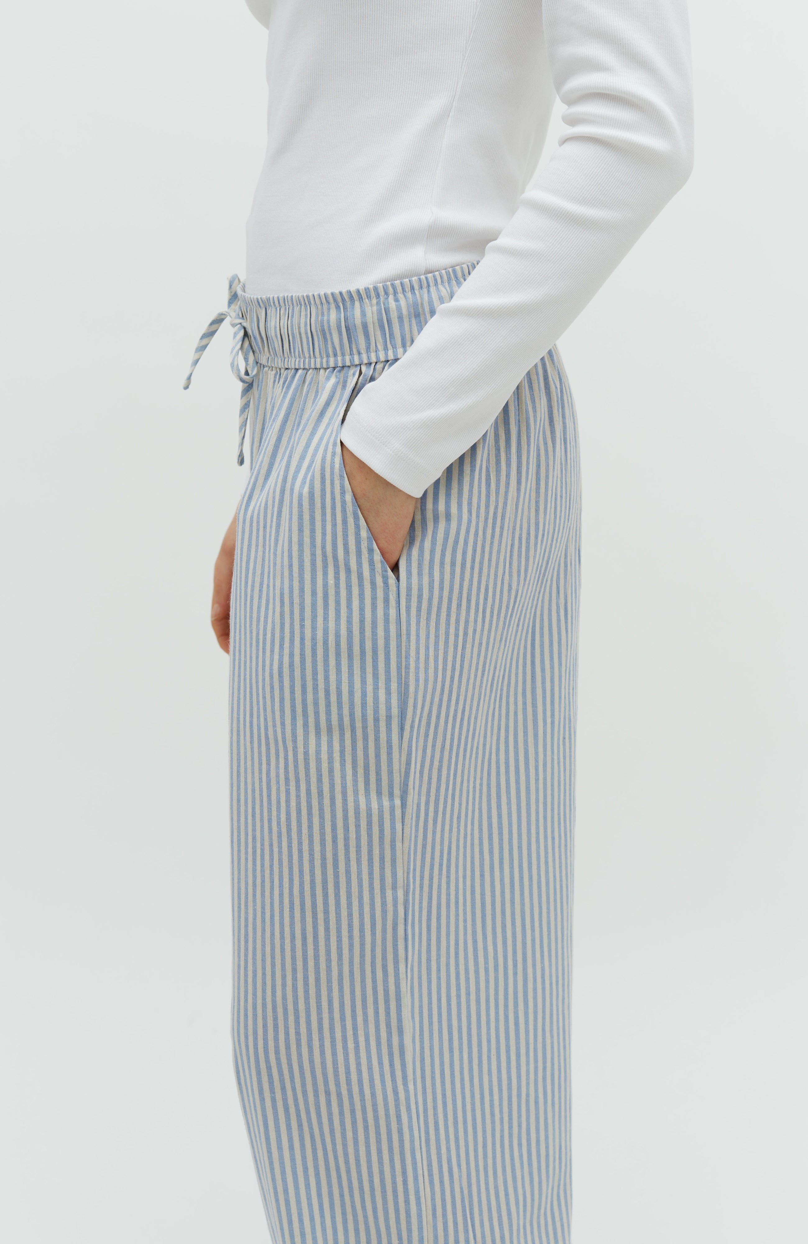 Grasielle-M_Blue Sugar Stripe_Model_1
