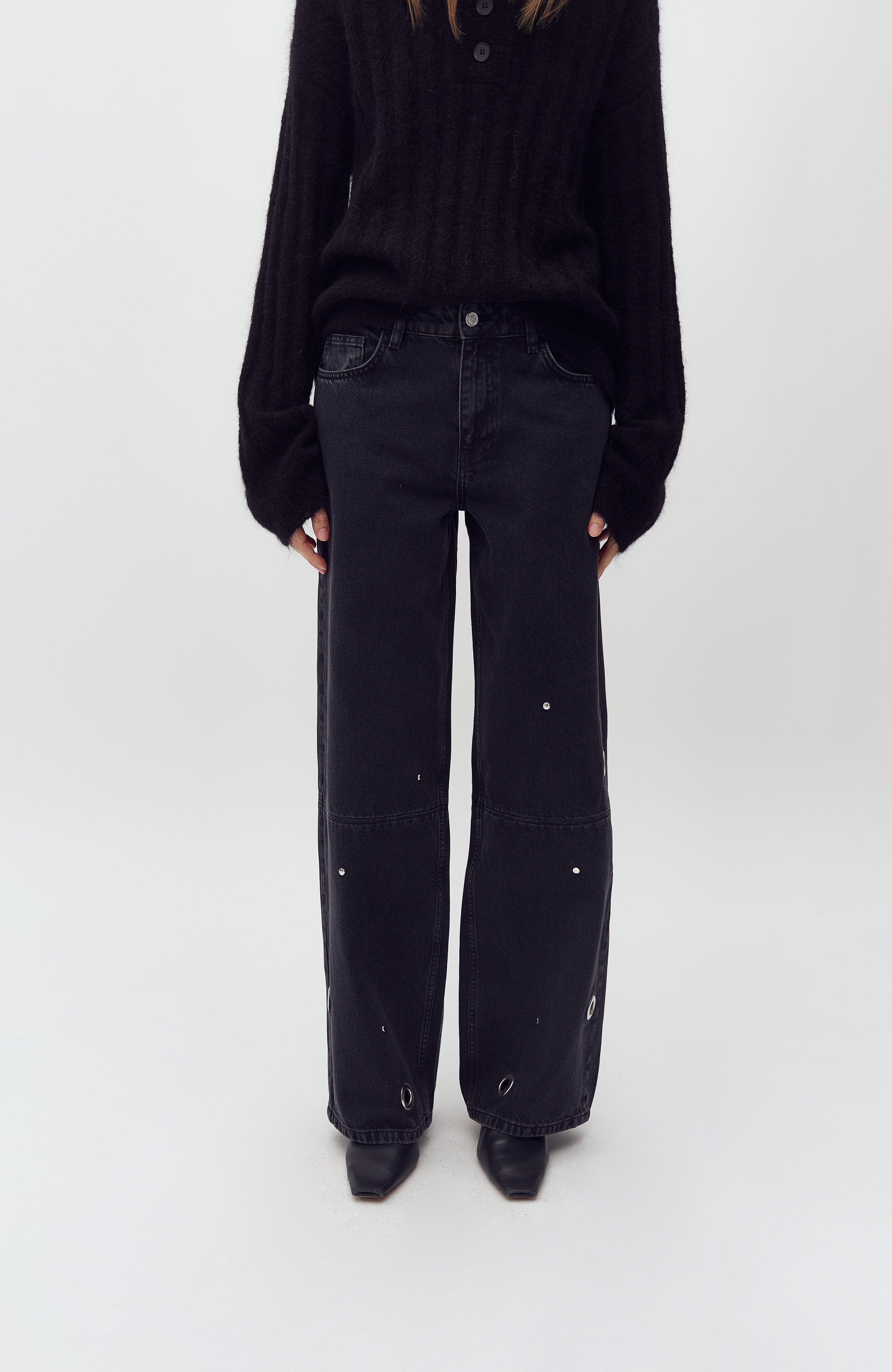 Luxia-M_Black Midnight Wash_Model_3