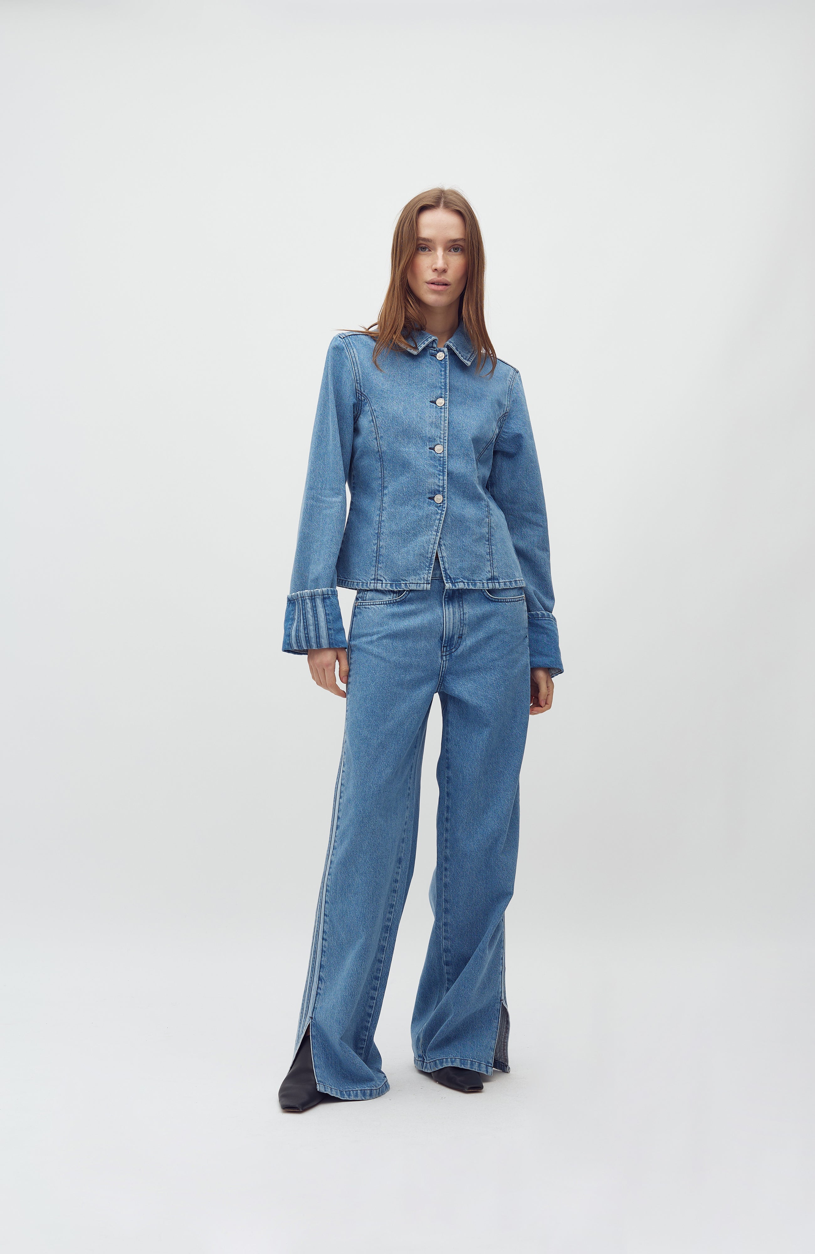 Wolina-M_Sky Blue Wash_Model_0