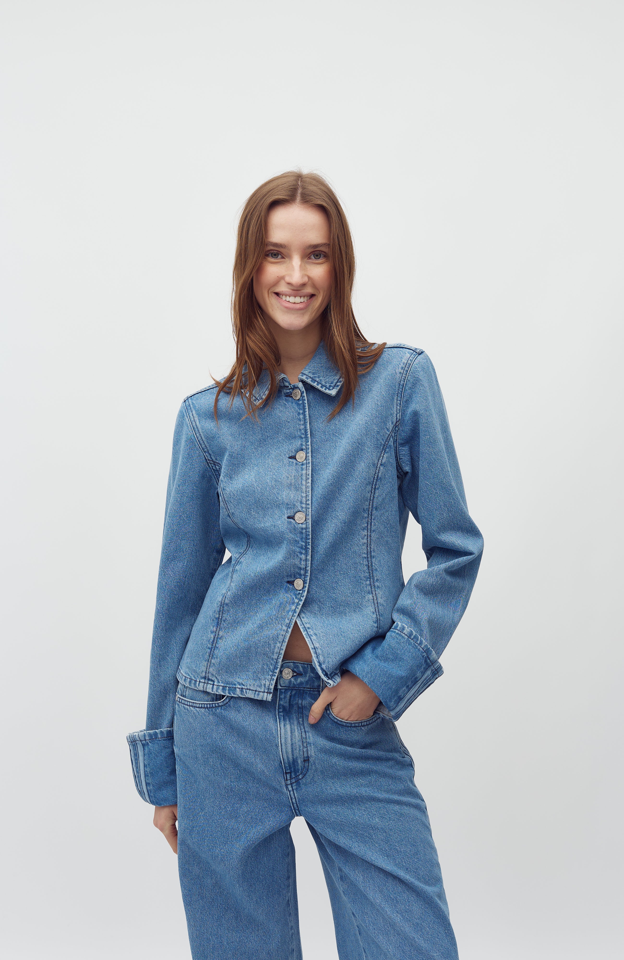 Wolina-M_Sky Blue Wash_Model_1