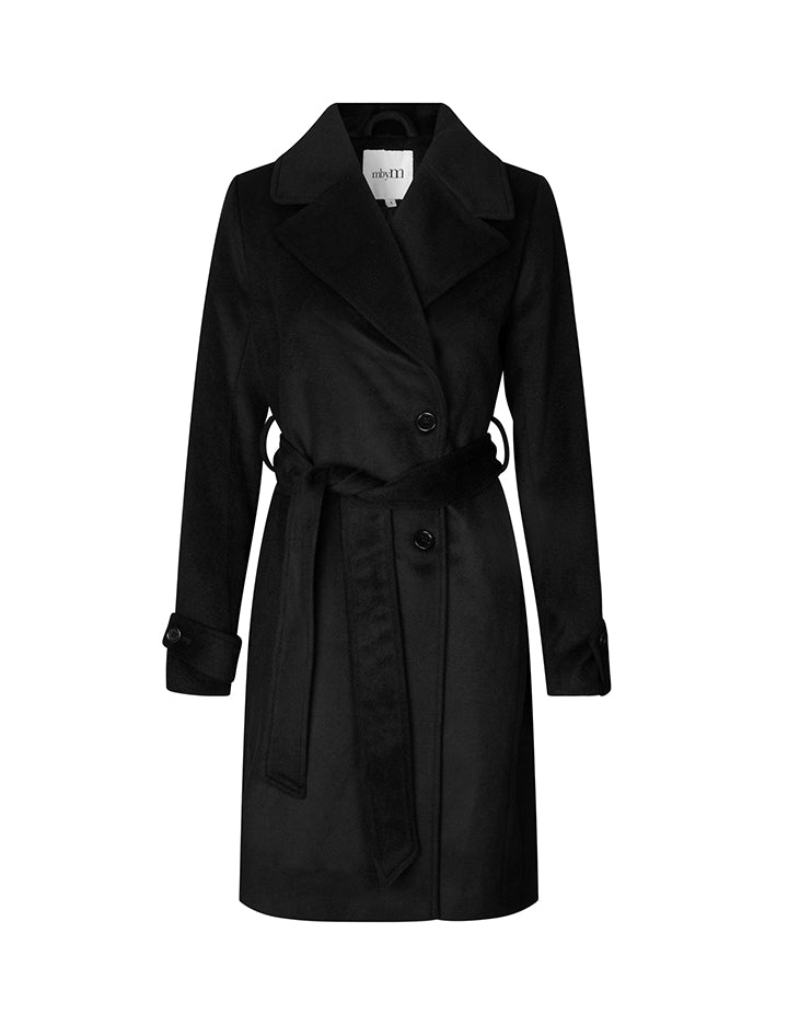 Kylan-M_Black_Packshot_0