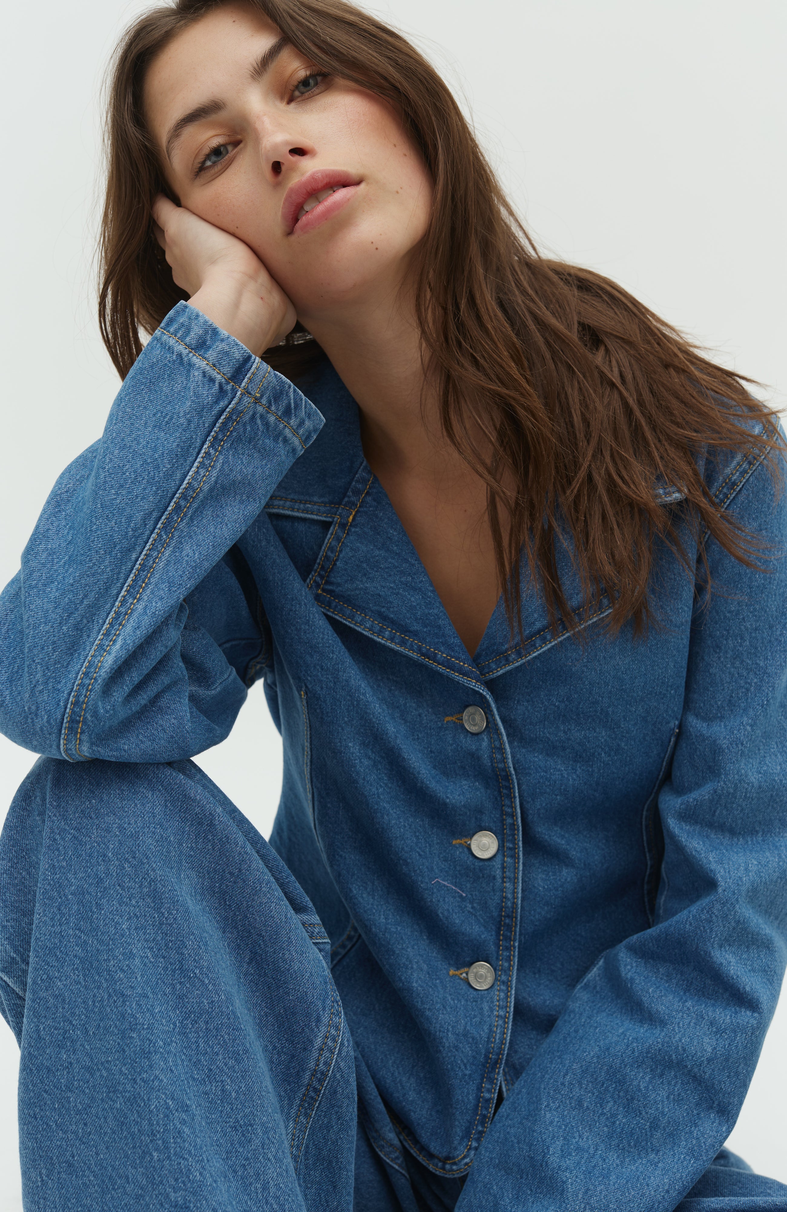 Niola-M_Spring Blue_Model_2