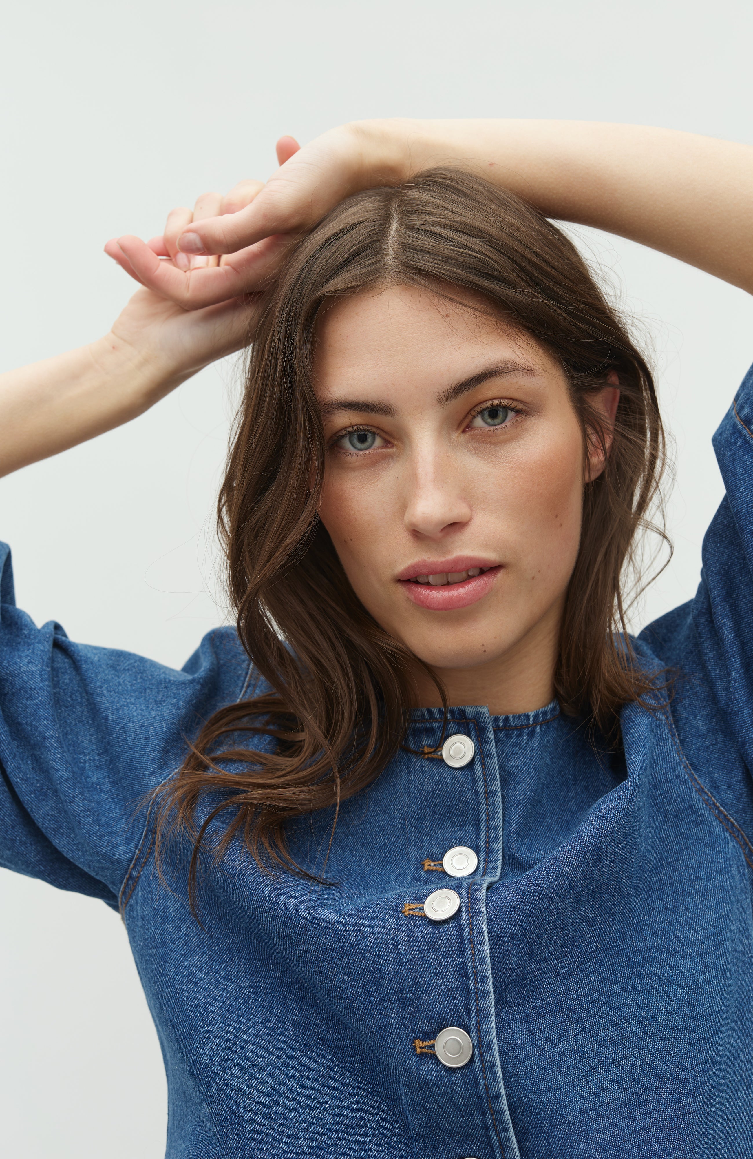 Lila-G_Vintage blue Wash_Model_1