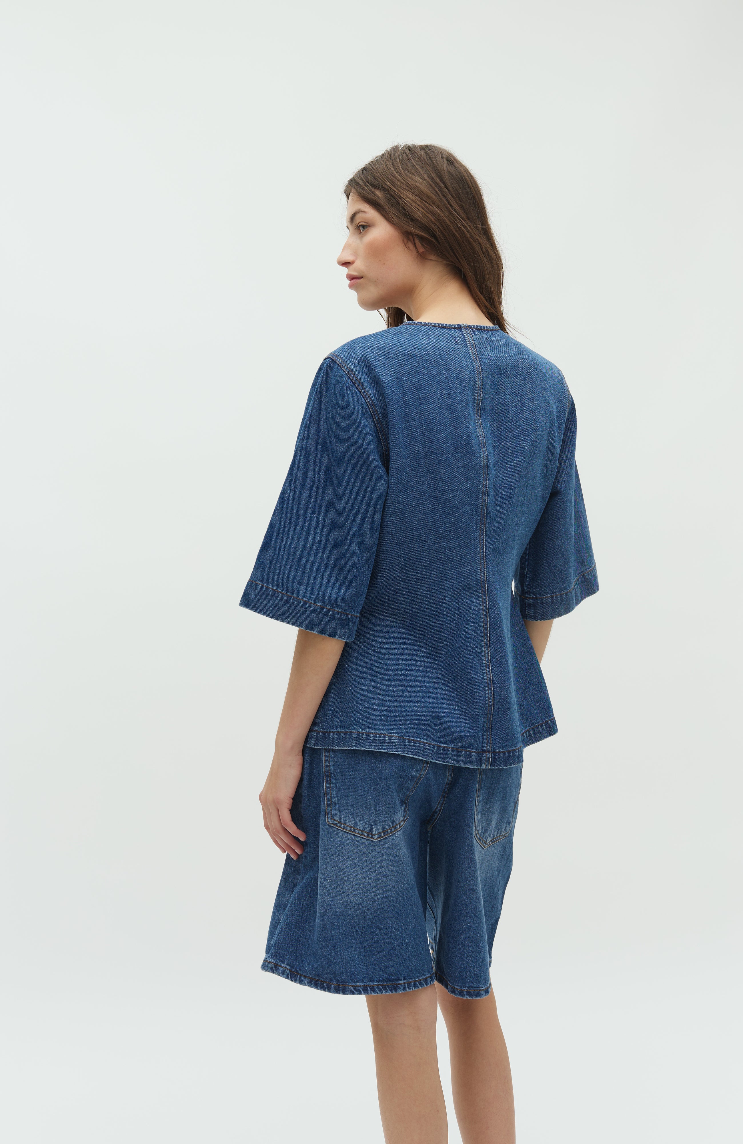 Lila-G_Vintage blue Wash_Model_2