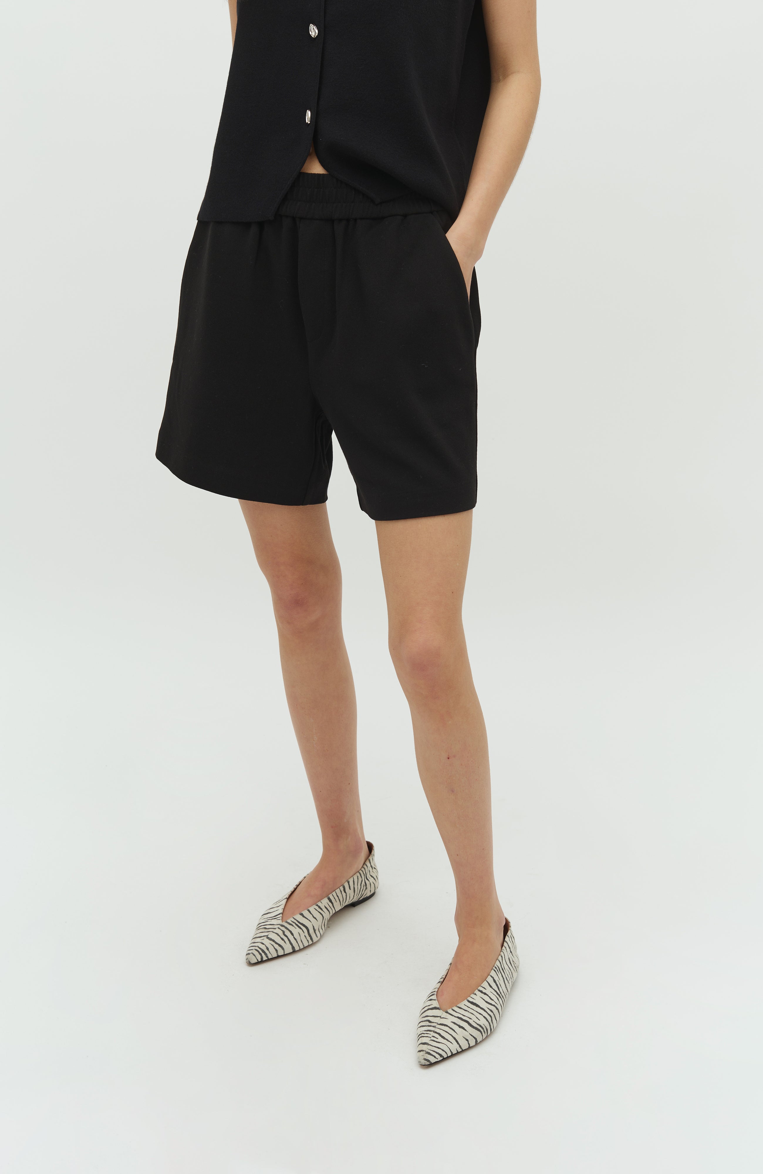 Phillipa Short-M_Black_Model_1