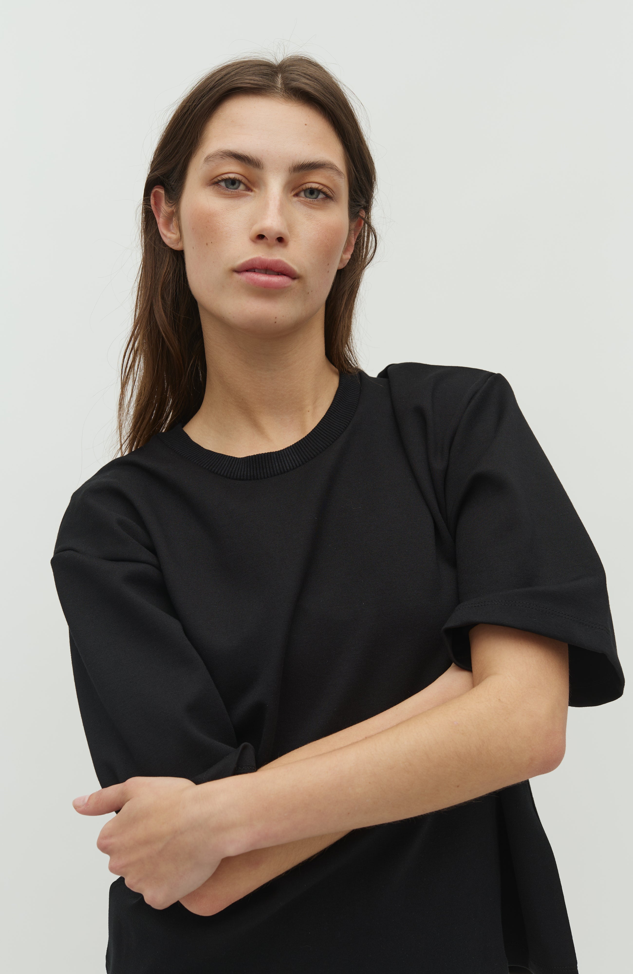 Emrys-M_Black_Model_1