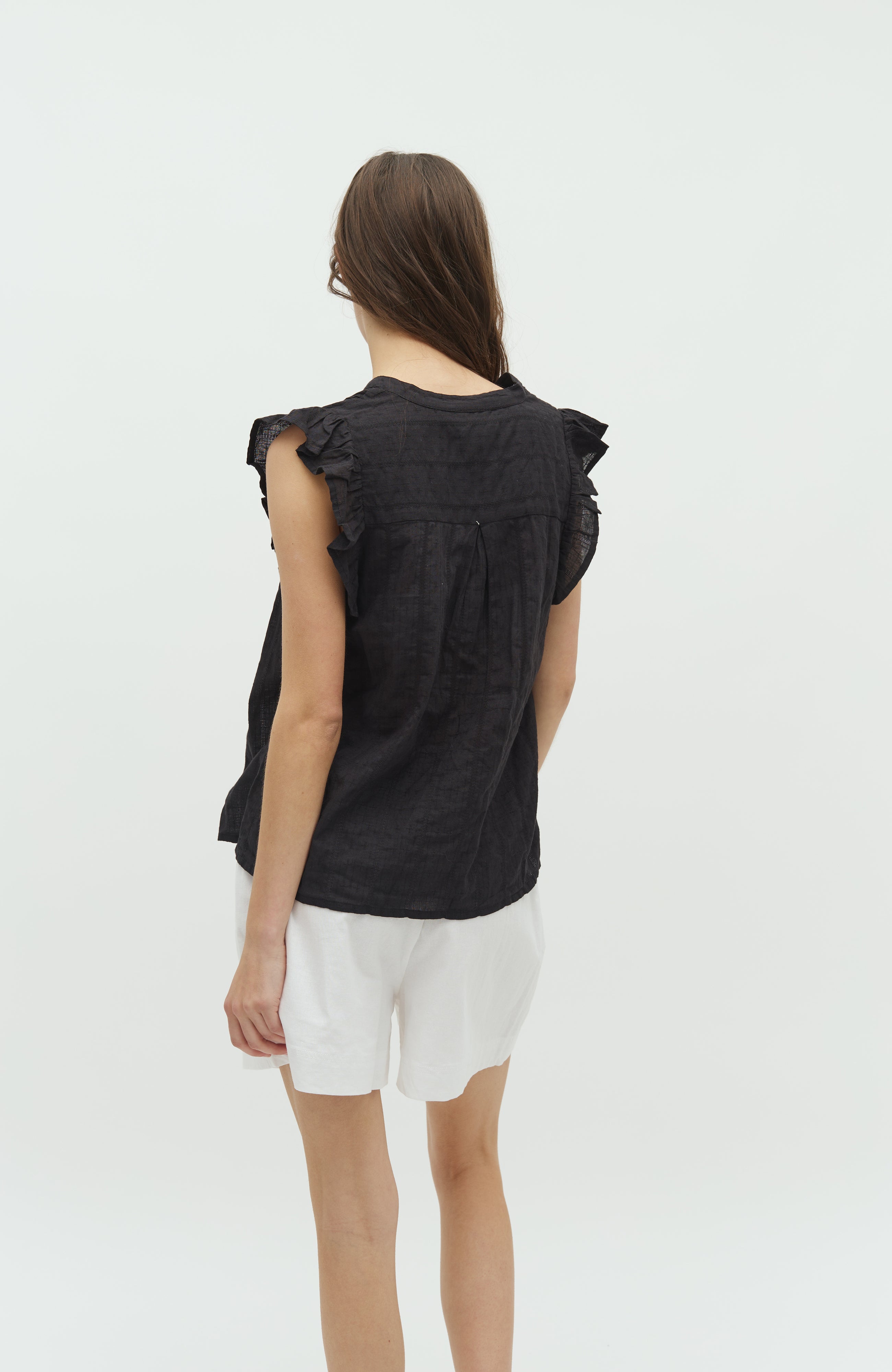 Gemala-M_Black_Model_2