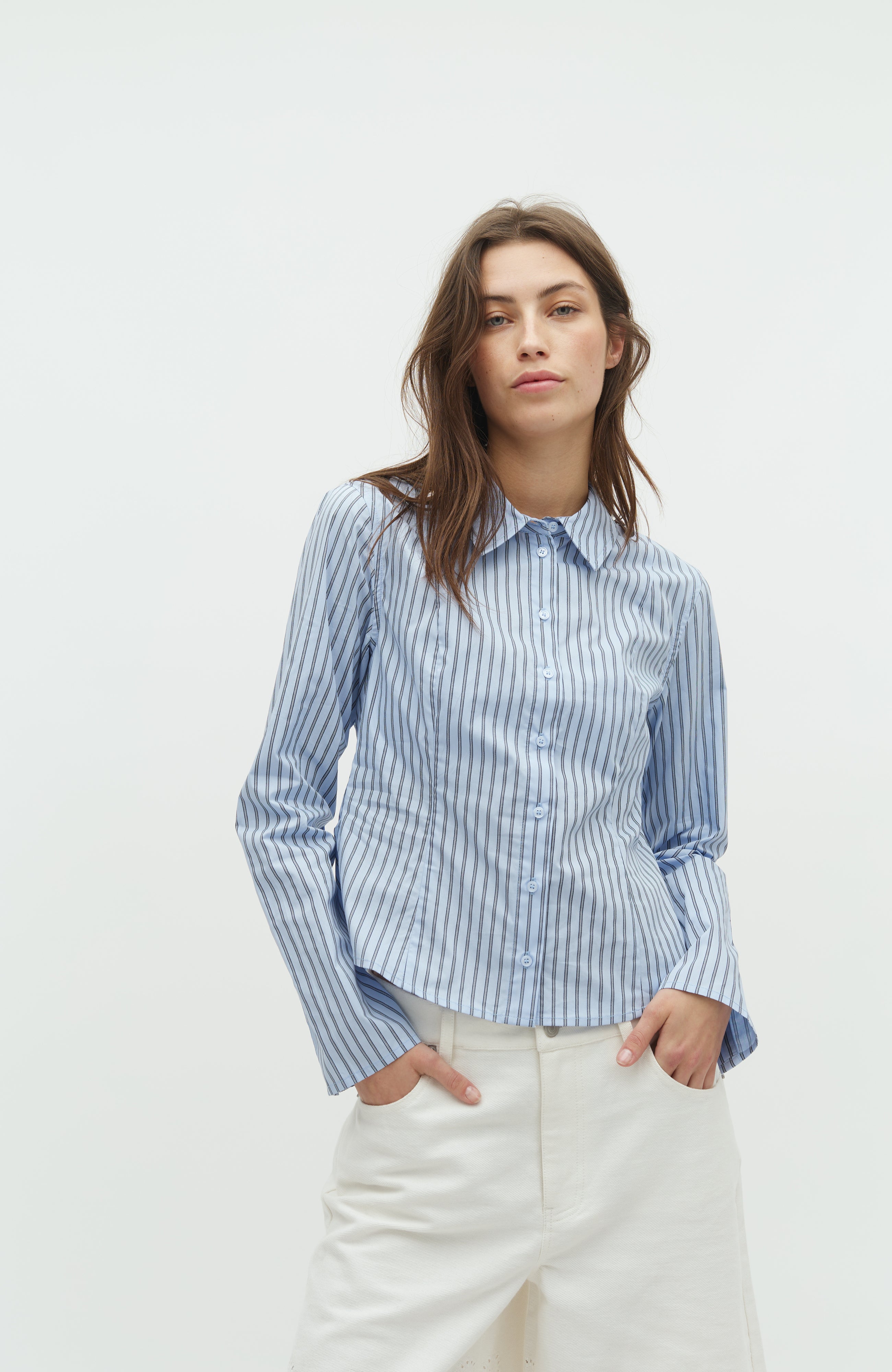 Danire-M_Light Blue Stripe_Model_0