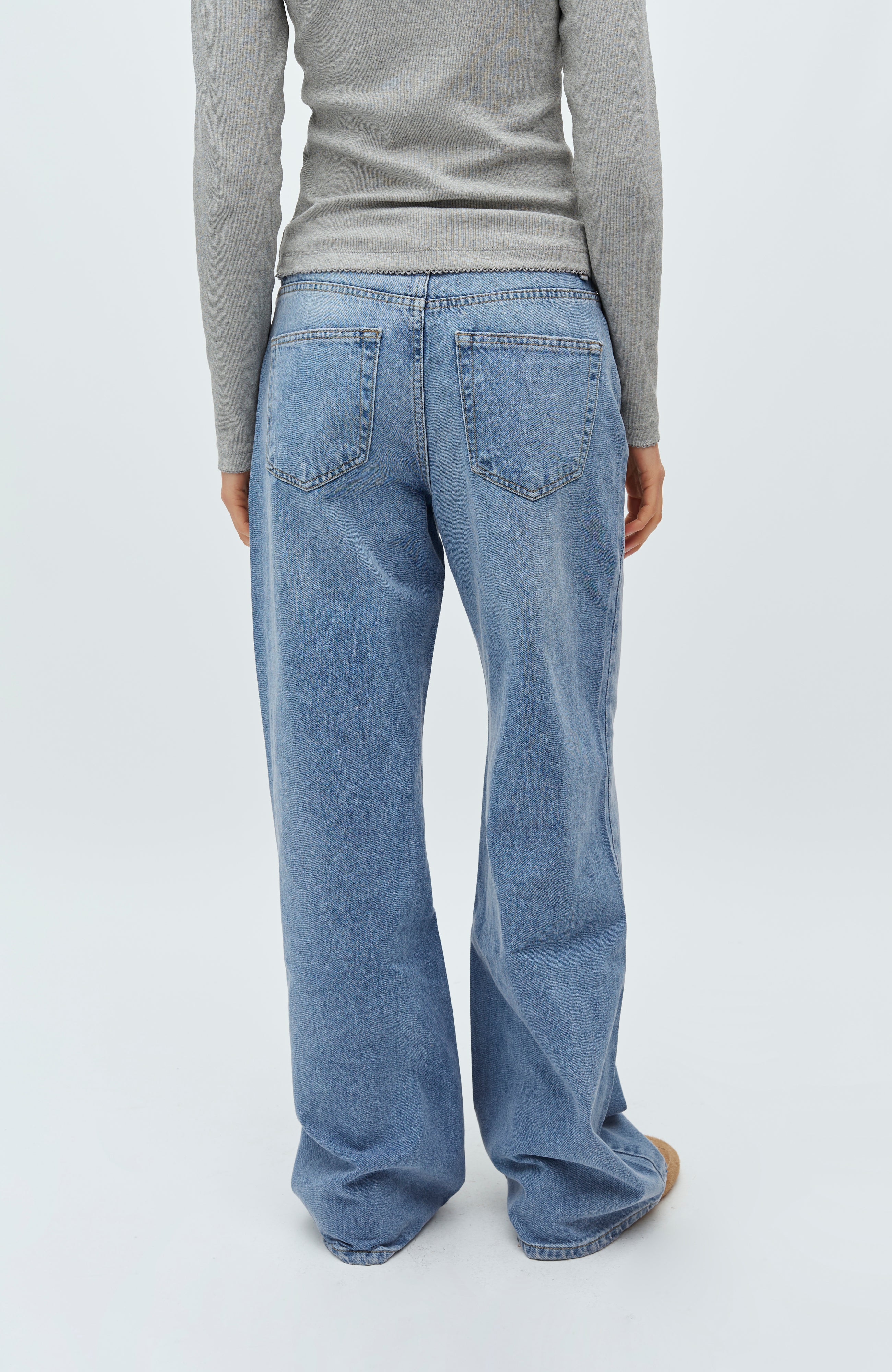 Amarillo-G_Light blue brushing_Model_1