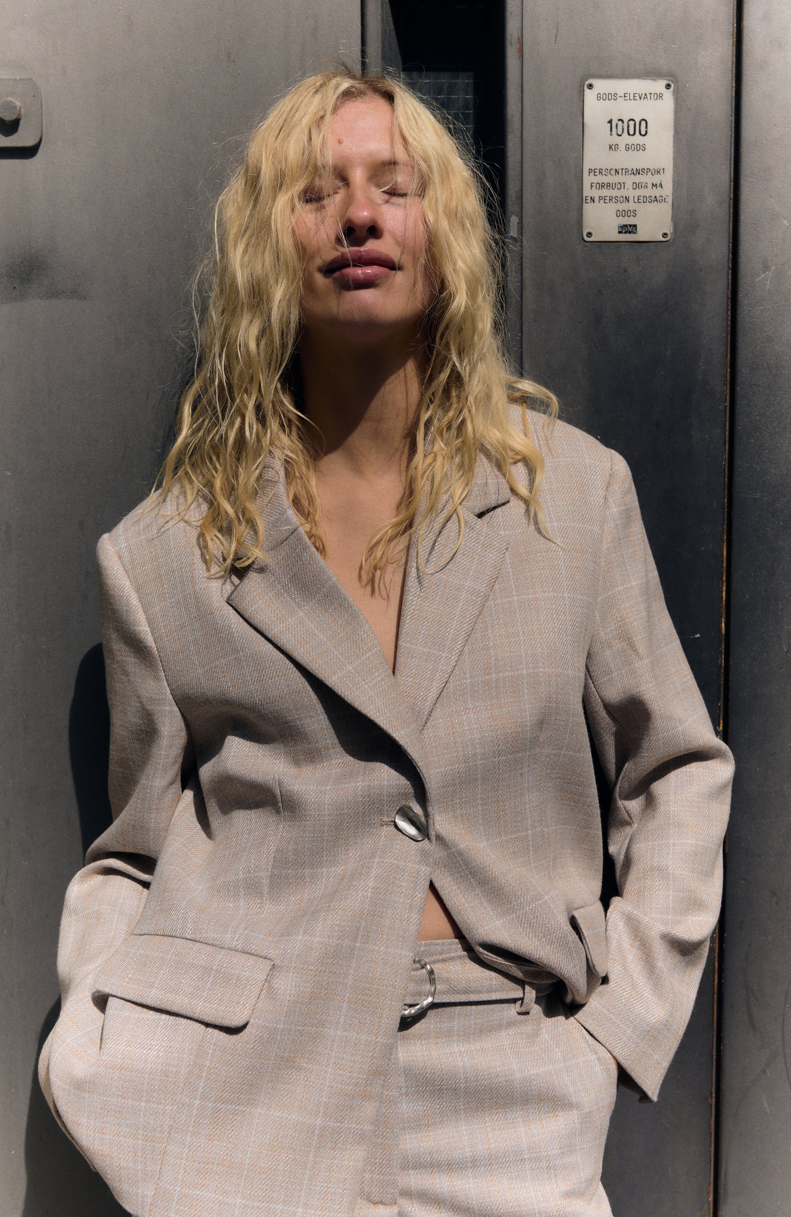 Howla-M_Beige Check_Image_5