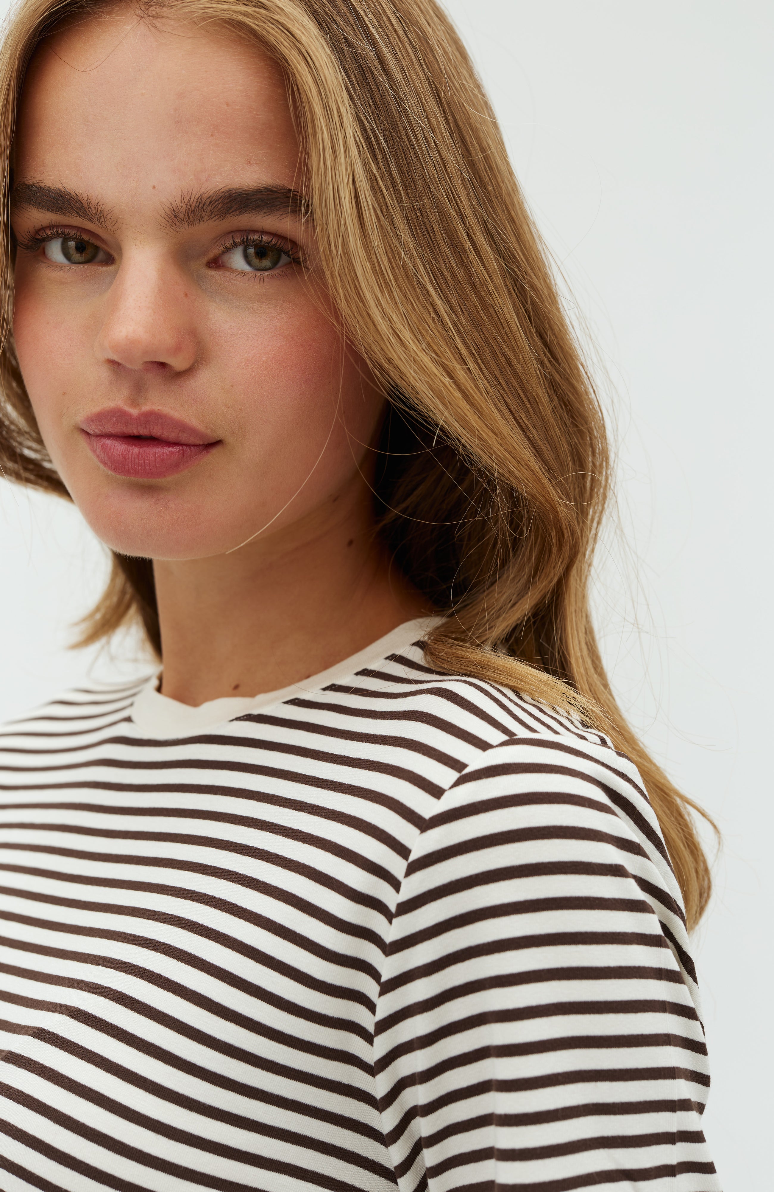 Julie-M_Java Sugar Stripe_Model_1