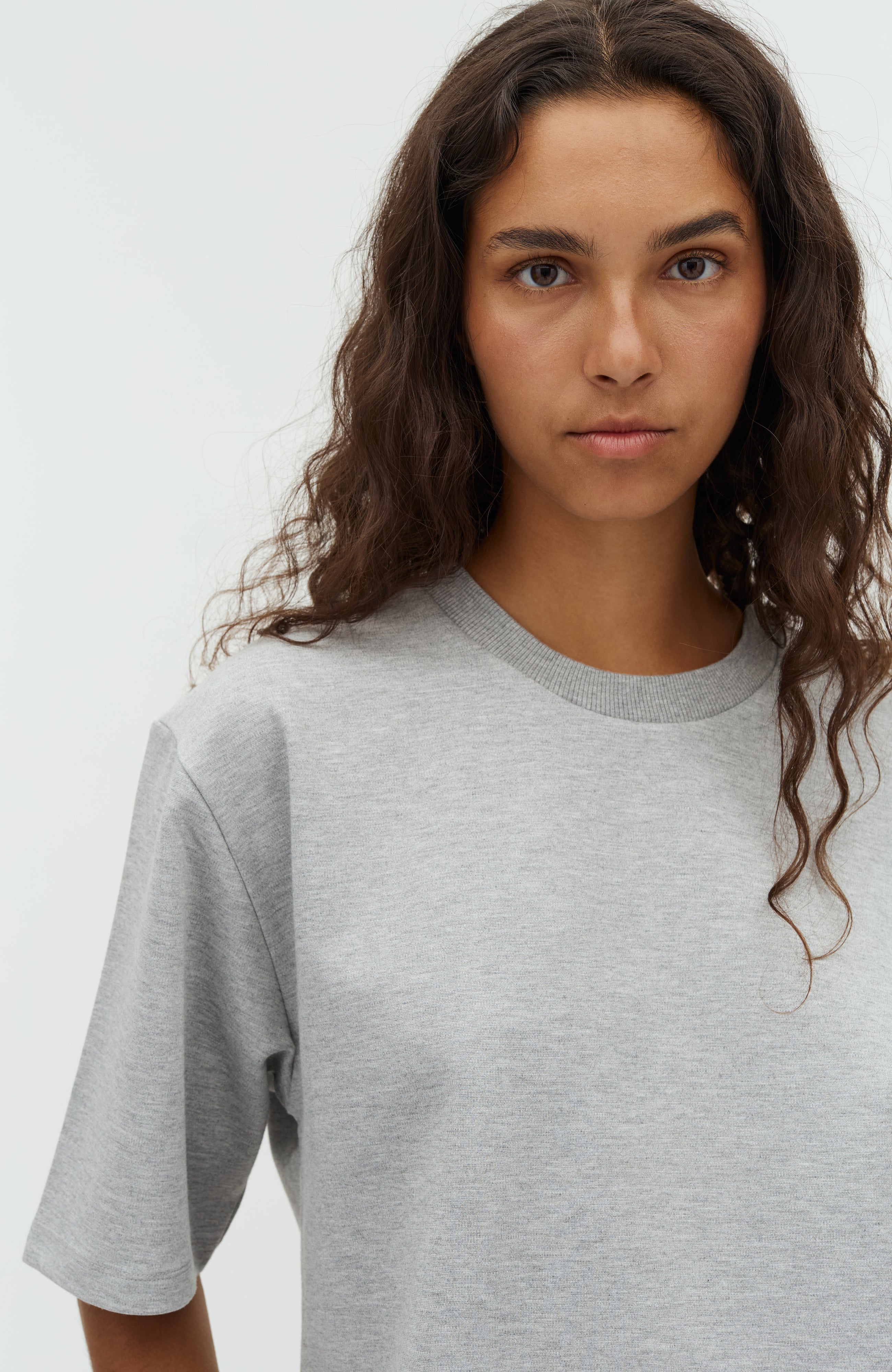 Emrys-M_Light Grey melange_Model_1