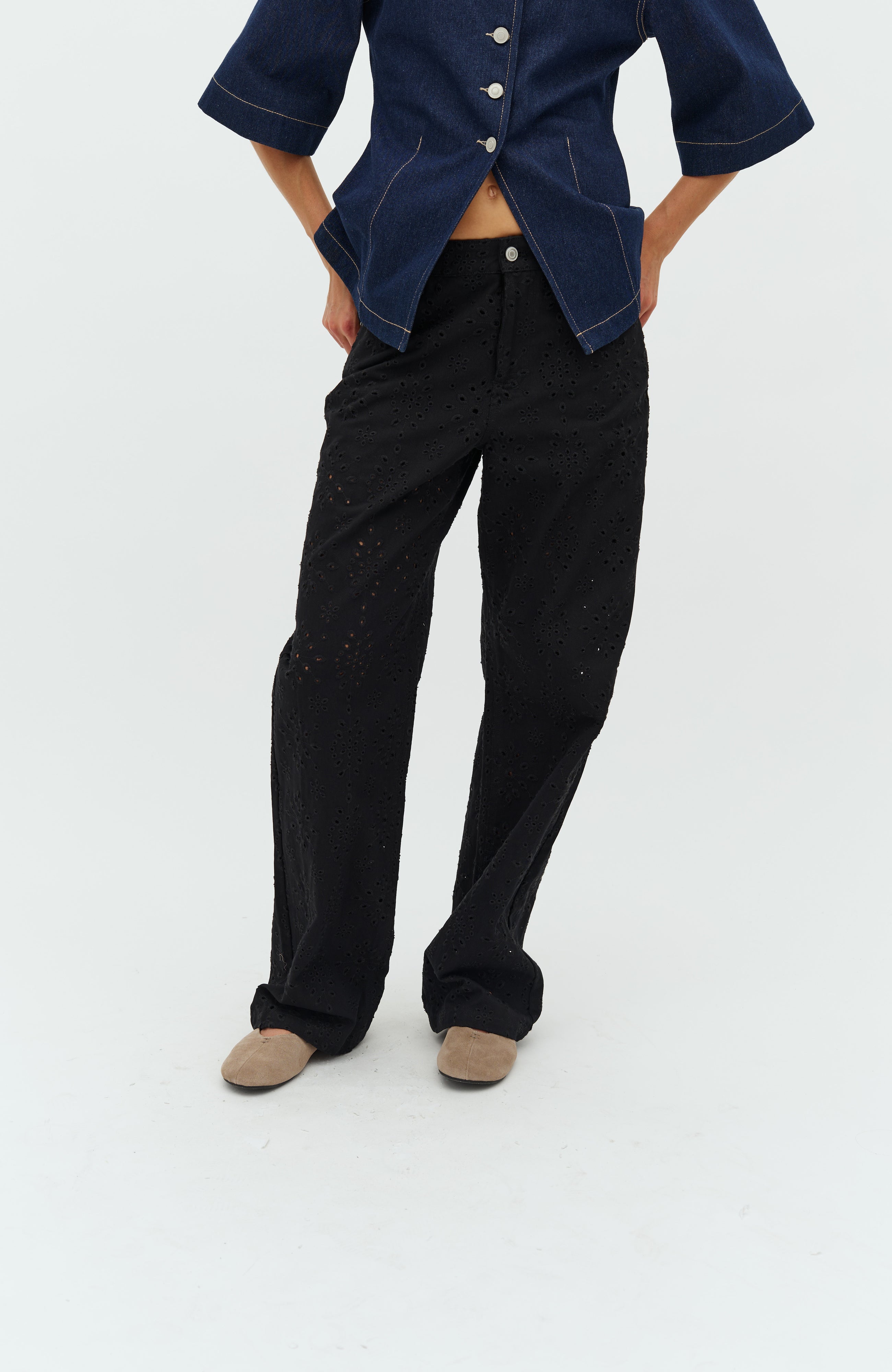 Cadian-G_Black_Model_1