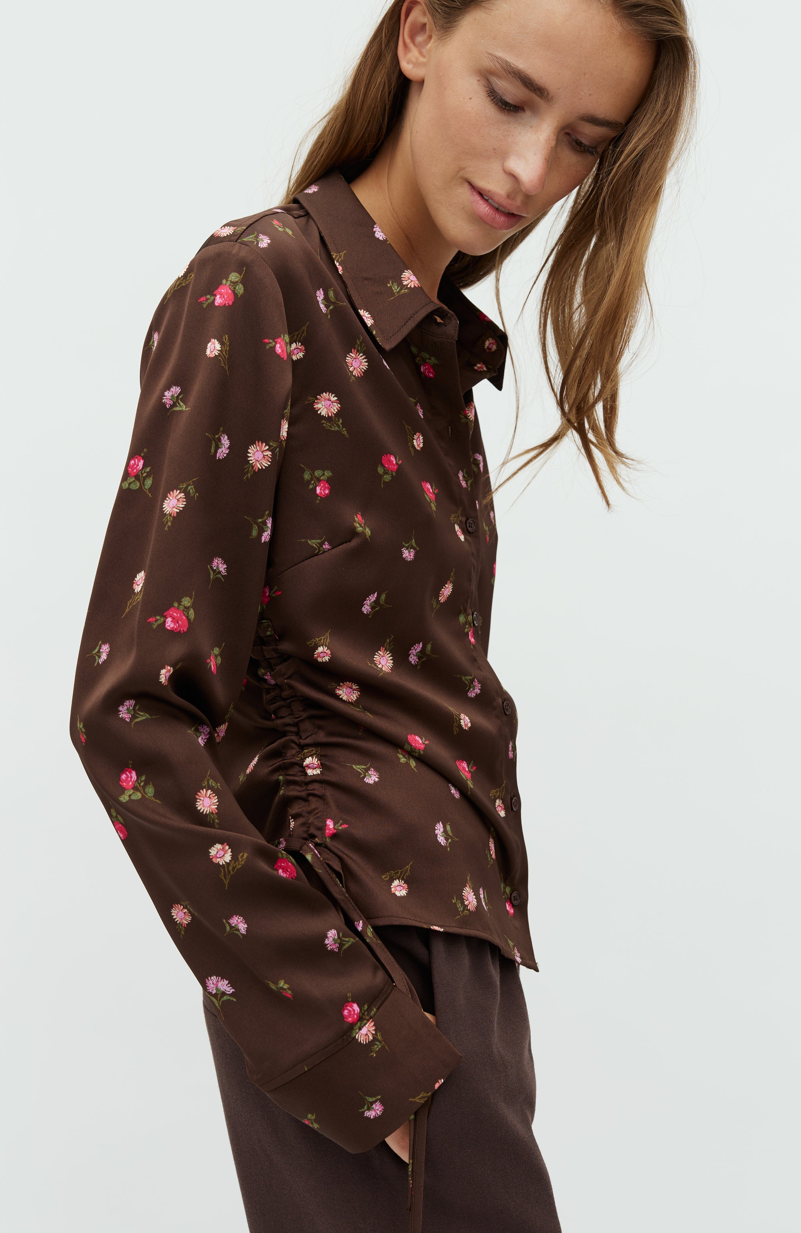 Nura-M_Dark Evaline Print_Model_1