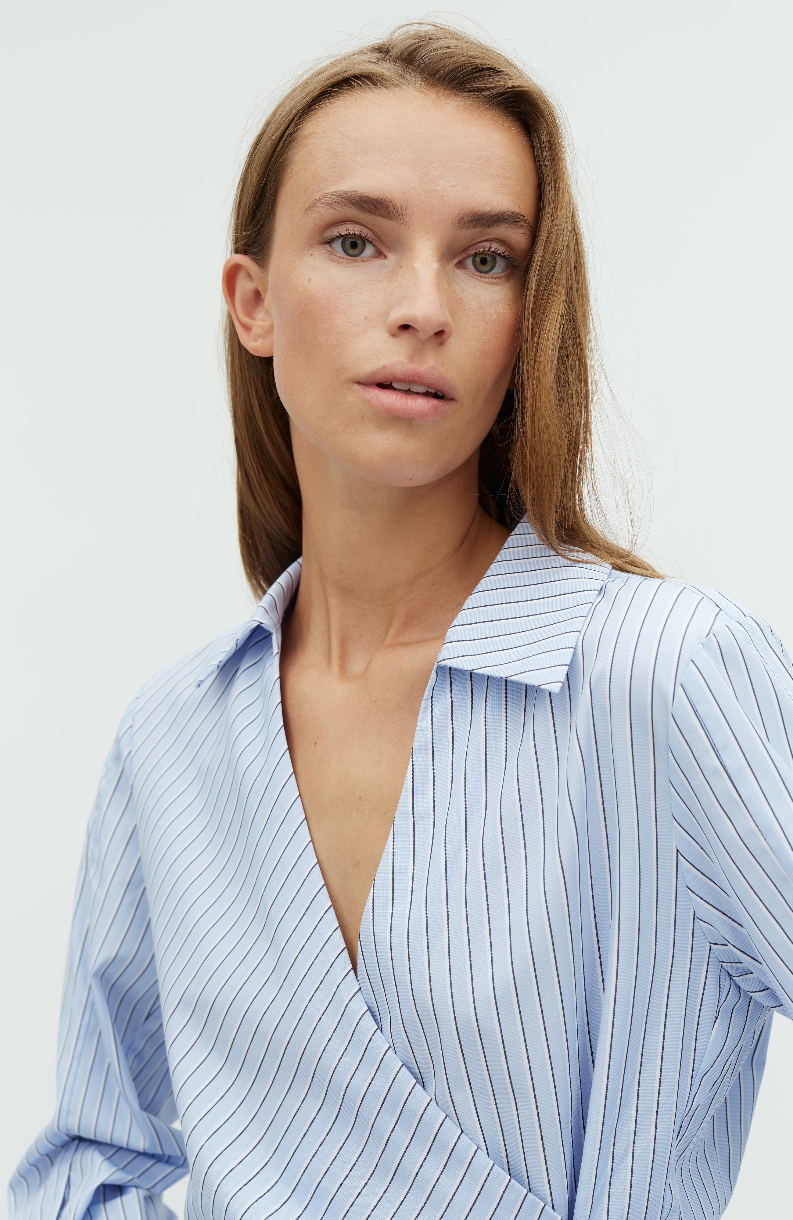 Gerri-M_Blue Navy Stripe_Model_1